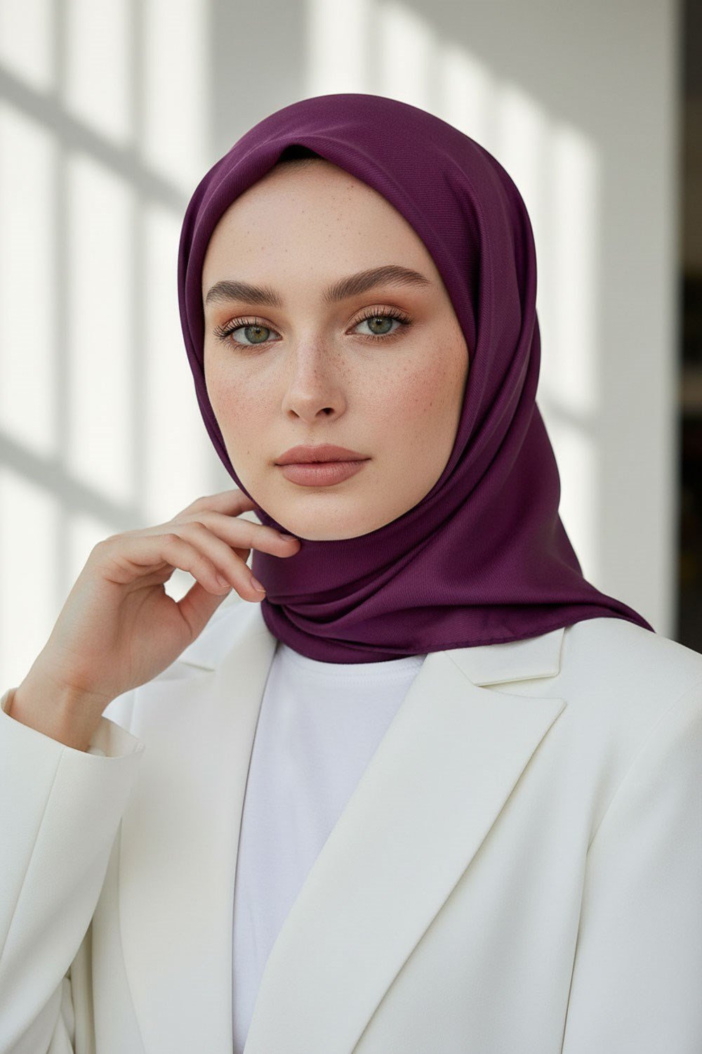 %100 Twill İpek Düz Şarabi Renkli Daha Tok Exclusive Serisi 90x90 Eşarp Dikim Şekli : El Dikişi