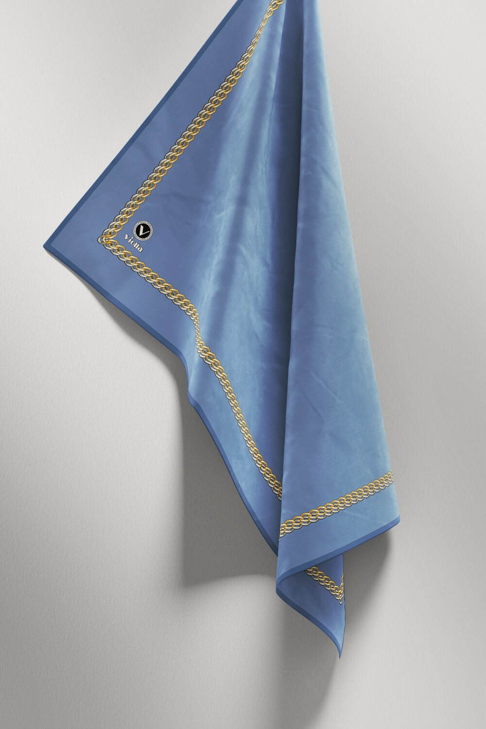 Twill Kenar Motifi Zincir Desenli Düz Bebe Mavisi Renkli 90x90 Dikim Şekli : El Dikişi Eşarp (İpek İçermez)