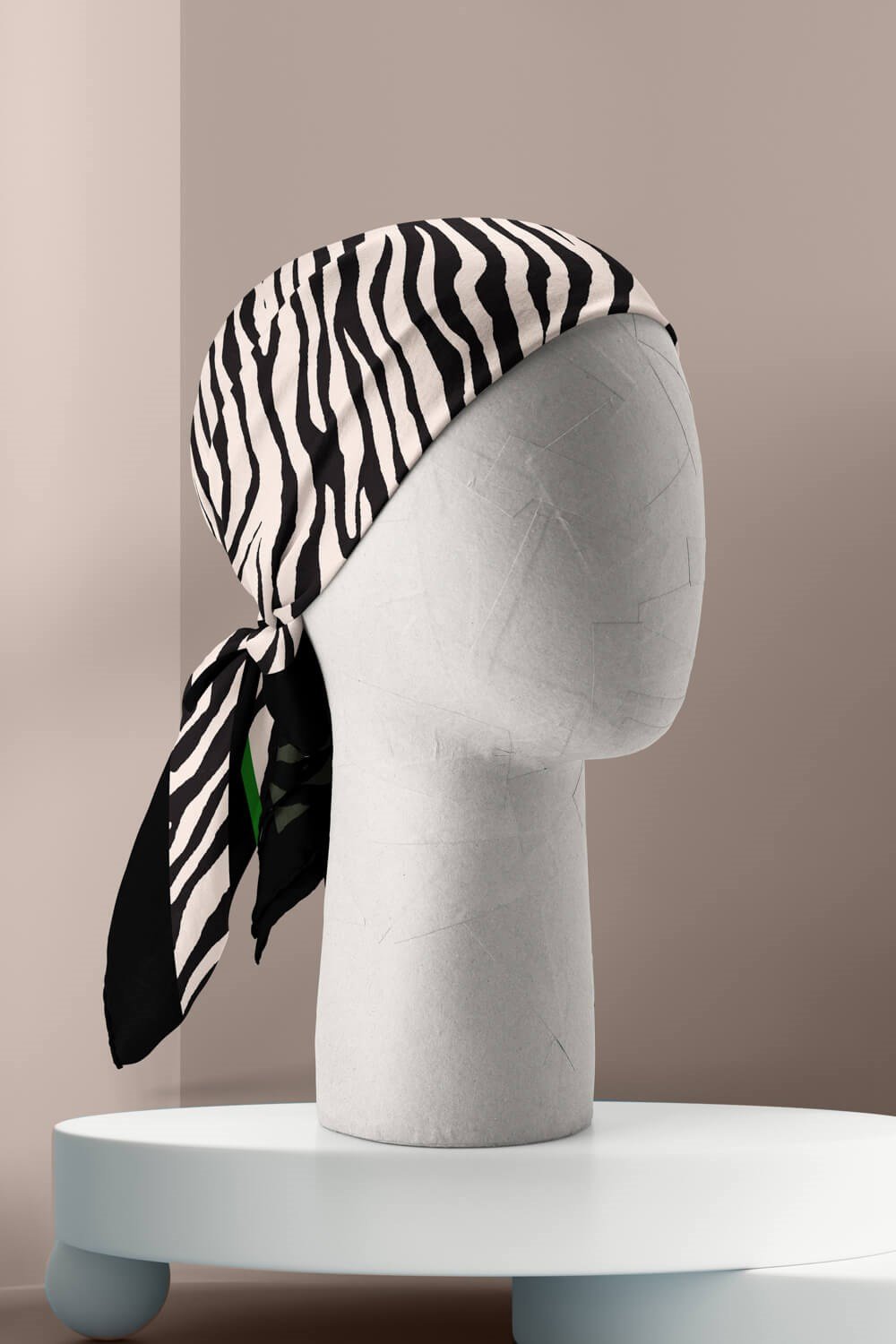 Violla Kadın Siyah Beyaz Zebra Desenli 50x50 Bandana HYL DG01282-22