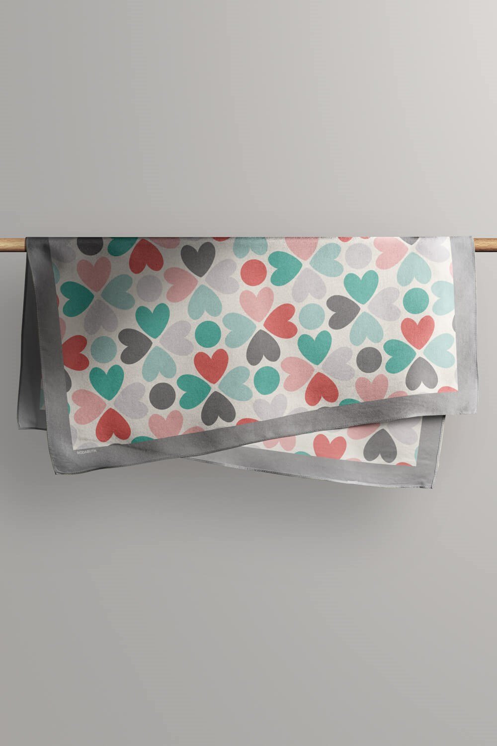 Violla V40 Kadın Kalp Desenli Bandana 50x50 Yeşil Kırmızı DG0122-22