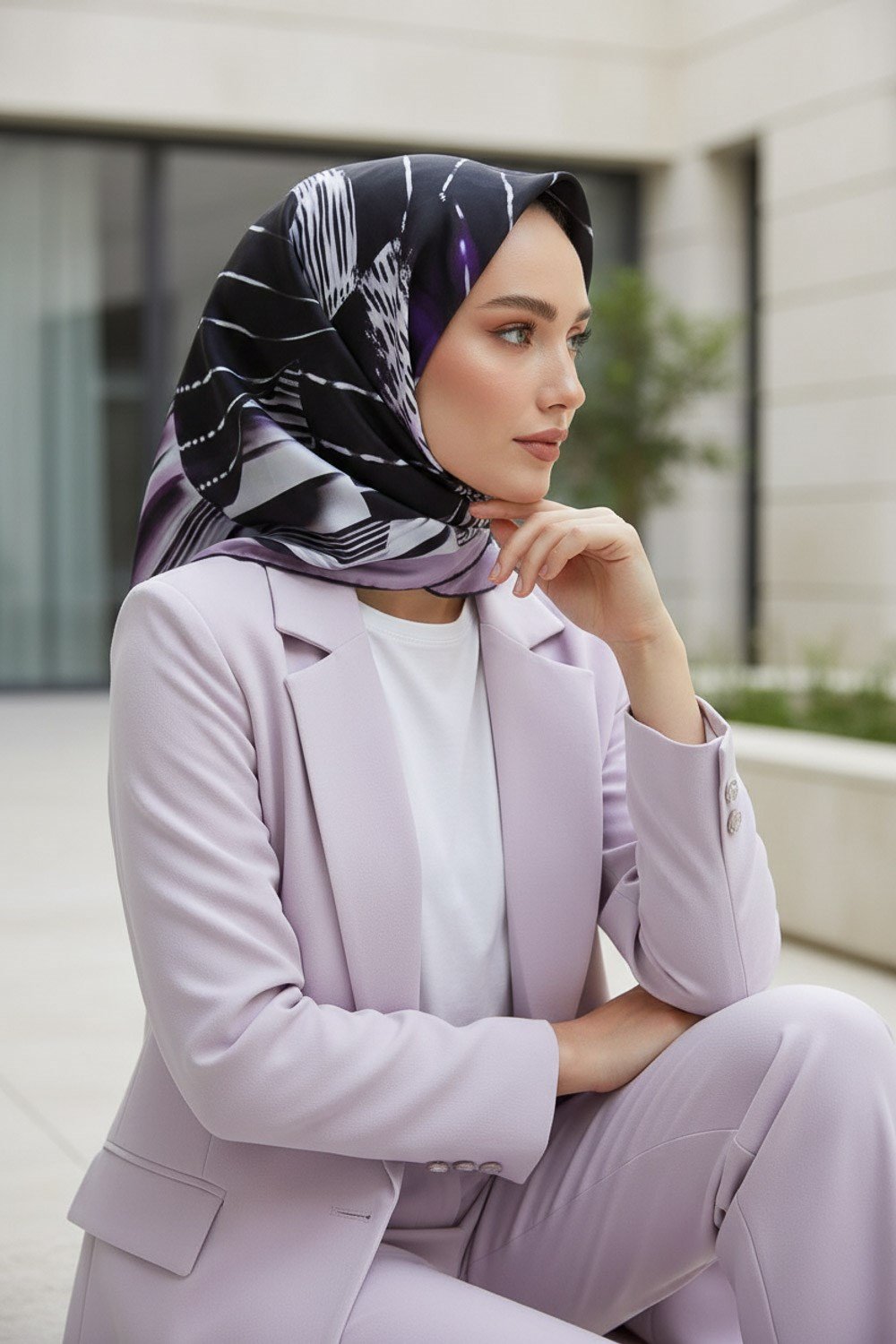 %100 Twill İpek Geometrik Desenli Lila - Mürdüm Renkli 90x90 Eşarp Dikim Şekli : El Dikişi