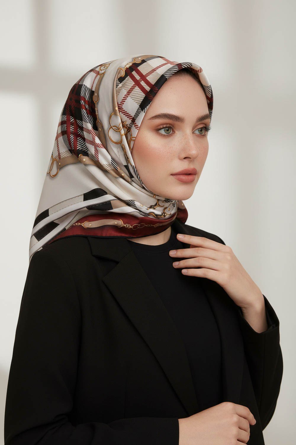 Twill Ekoseli Ve Zincir Desenli Bordo Renkli 90x90 Eşarp (İpek İçermez) Dikim Şekli : El Dikişi