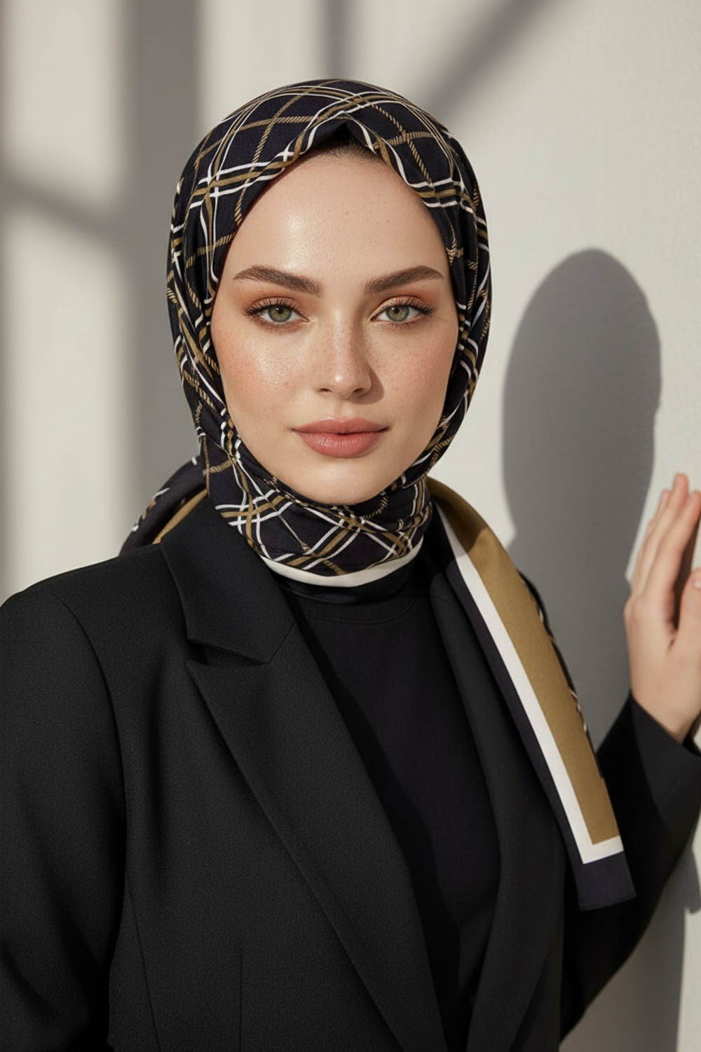 KREP EKOSE DESENLİ SİYAH - VİZON RENKLİ 75X195 KIRIŞMAZ ŞAL