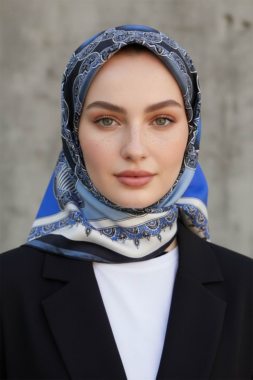 %100 Twill Türk Motifi  Desenli Bebe Mavisi - Saks Renkli 90x90 Eşarp Dikim Şekli: El Dikişi