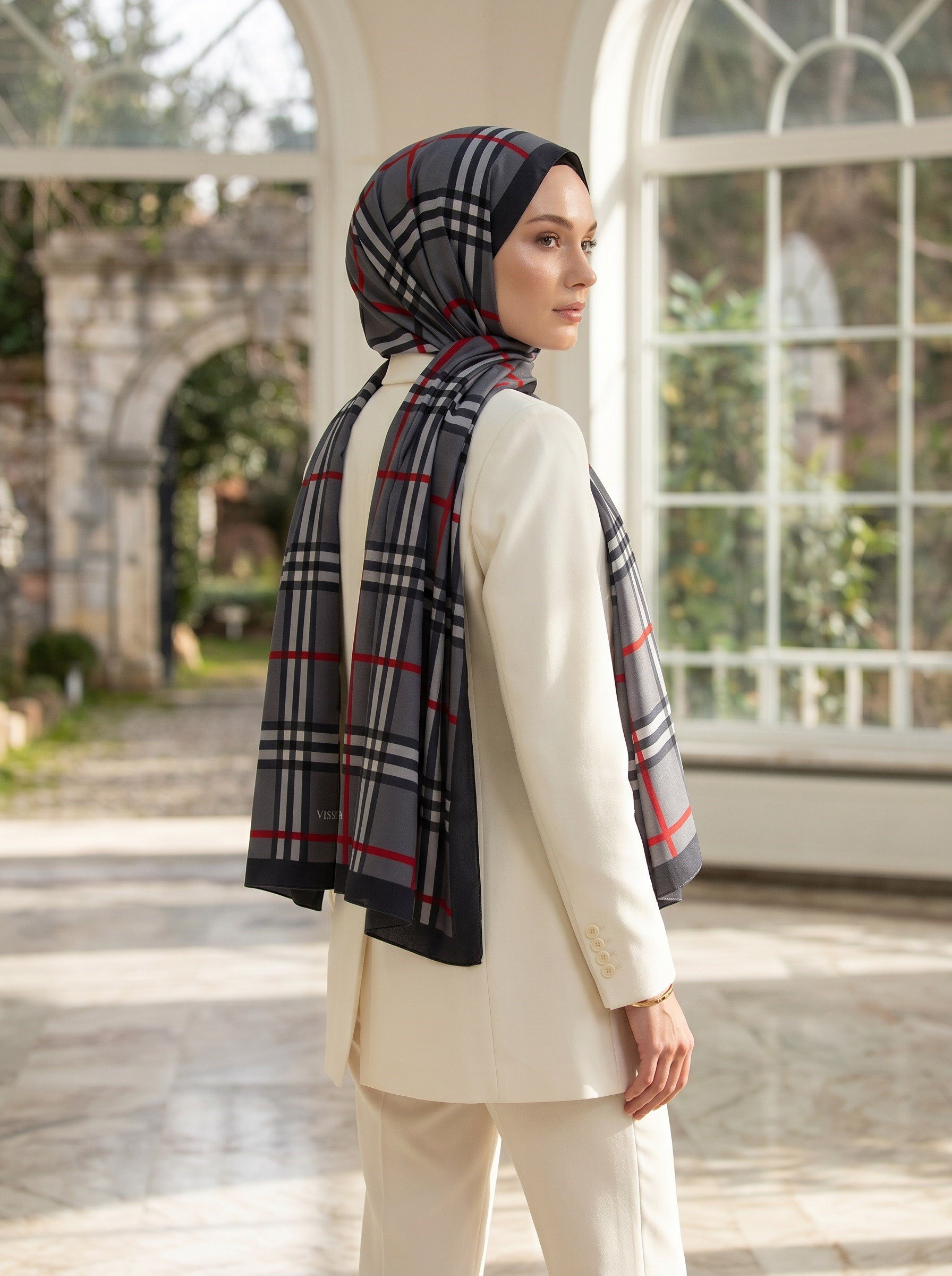 KREP EKOSE DESENLİ SİYAH - KIRMIZI RENKLİ 75X195 KIRIŞMAZ ŞAL