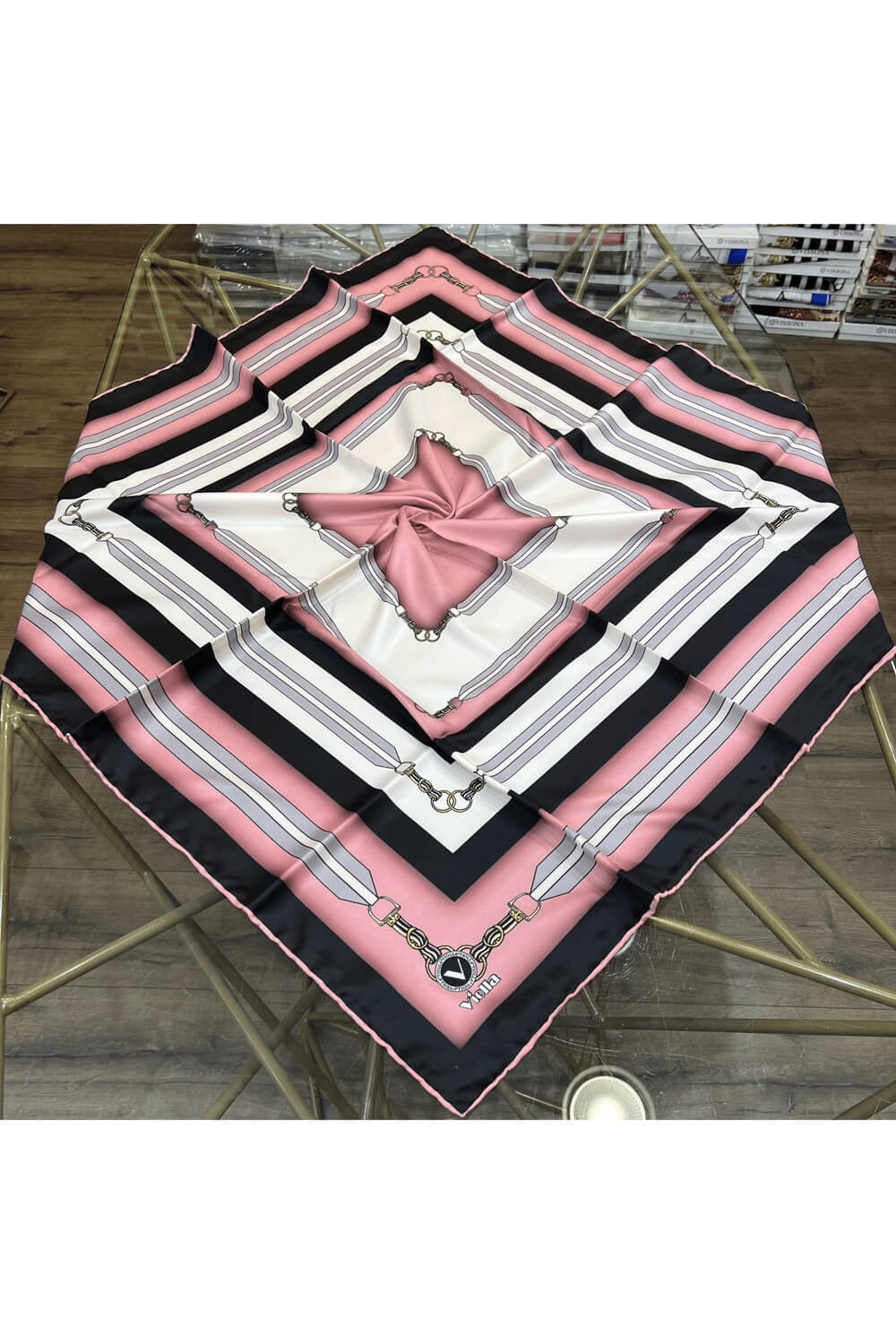 Twill Kemer Desenli Pudra Renkli 90x90 Eşarp (İpek İçermez) Dikim Şekli : El Dikişi