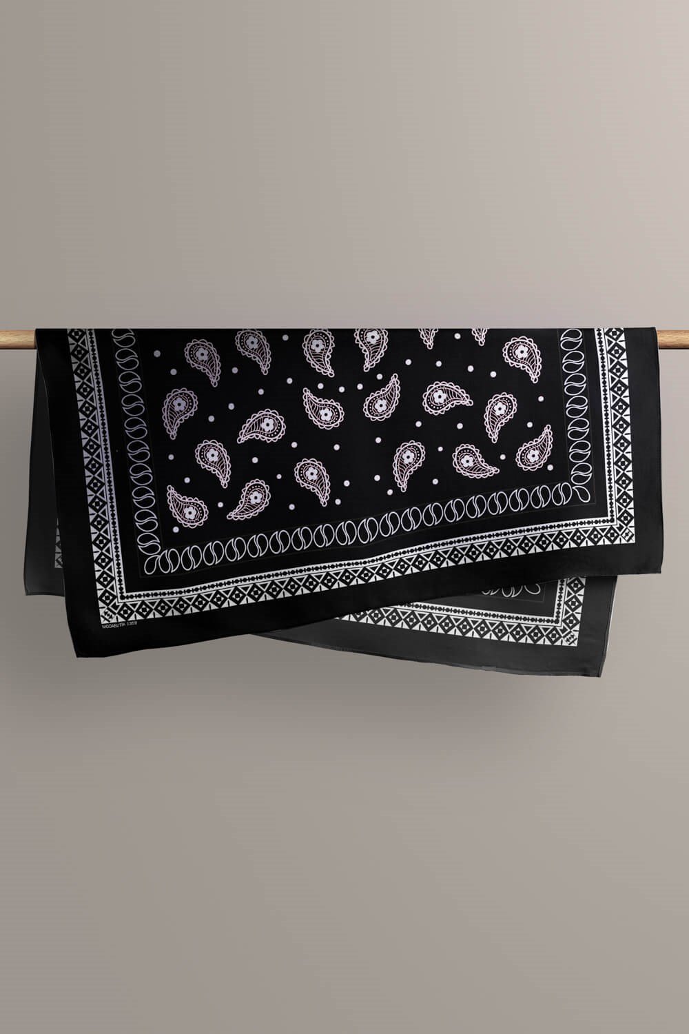 Violla F46 Kadın Siyah Beyaz Şal Desenli 50x50 Bandana HYL DG01359-22