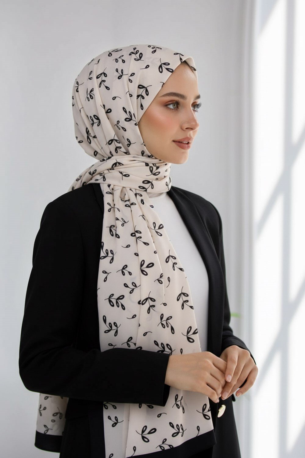 KREP YAPRAK DESENLİ KREM RENKLİ 75X195 KIRIŞMAZ ŞAL