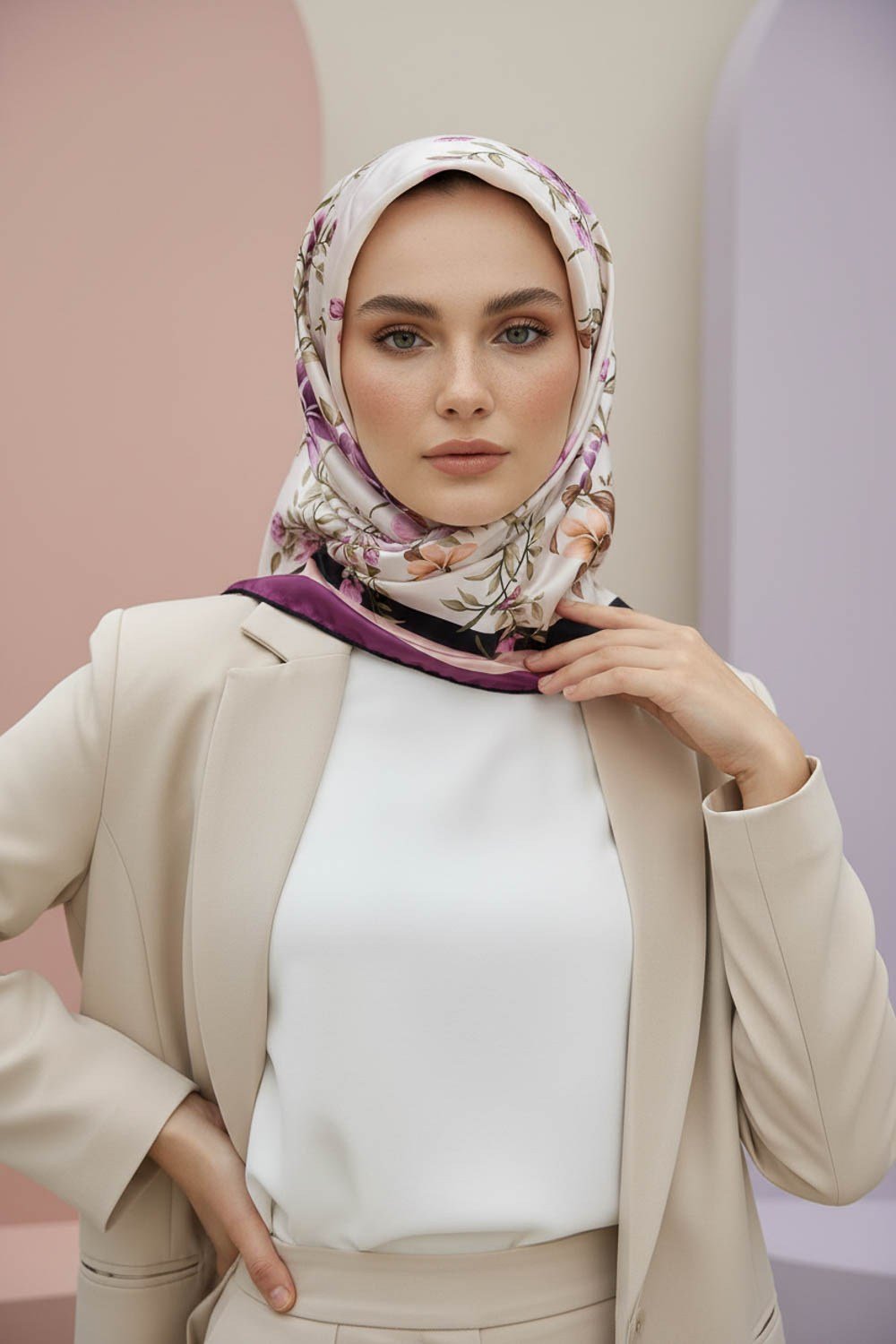 Rayon Çiçek Desenli Lila Renkli 90x90 Eşarp (İpek İçermez) Dikim Şekli : El Dikişi