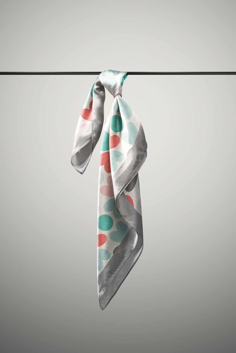 Violla V40 Kadın Kalp Desenli Bandana 50x50 Yeşil Kırmızı DG0122-22