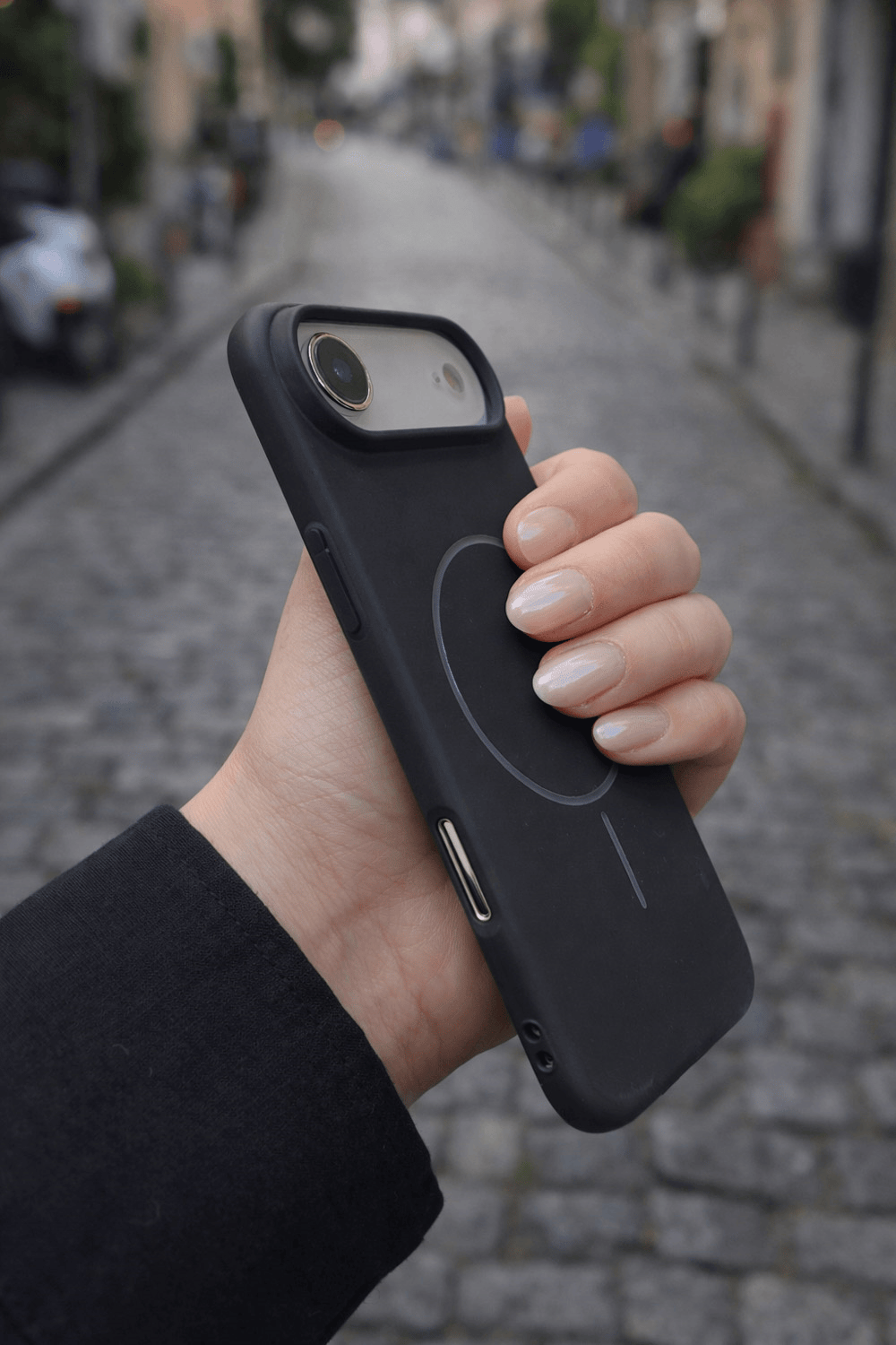 iPhone Air Uyumlu İçi Kadife Magsafe Wireless Şarz Özellikli Siyah Renkli Telefon Kılıfı