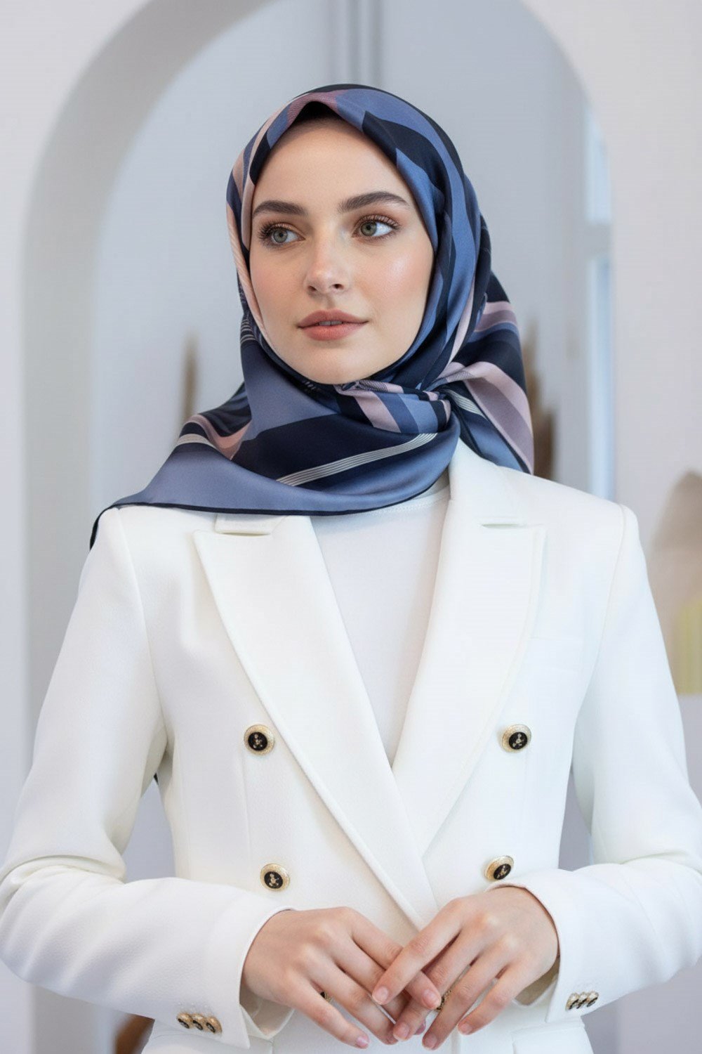 %100 Twill İpek Kare Desenli İndigo - Pudra Renkli 90x90 Eşarp Kenar Dikiş Şekli El Dikişli