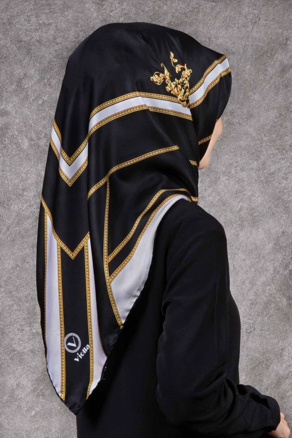 Twill Barok Desenli Siyah - Krem Renkli 90x90 Eşarp (İpek İçermez) Dikim Şekli : El Dikişi