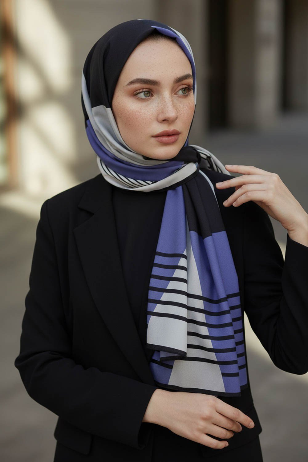 KREP GEOMETRİK DESENLİ İNDİGO RENKLİ 75X195 KIRIŞMAZ ŞAL