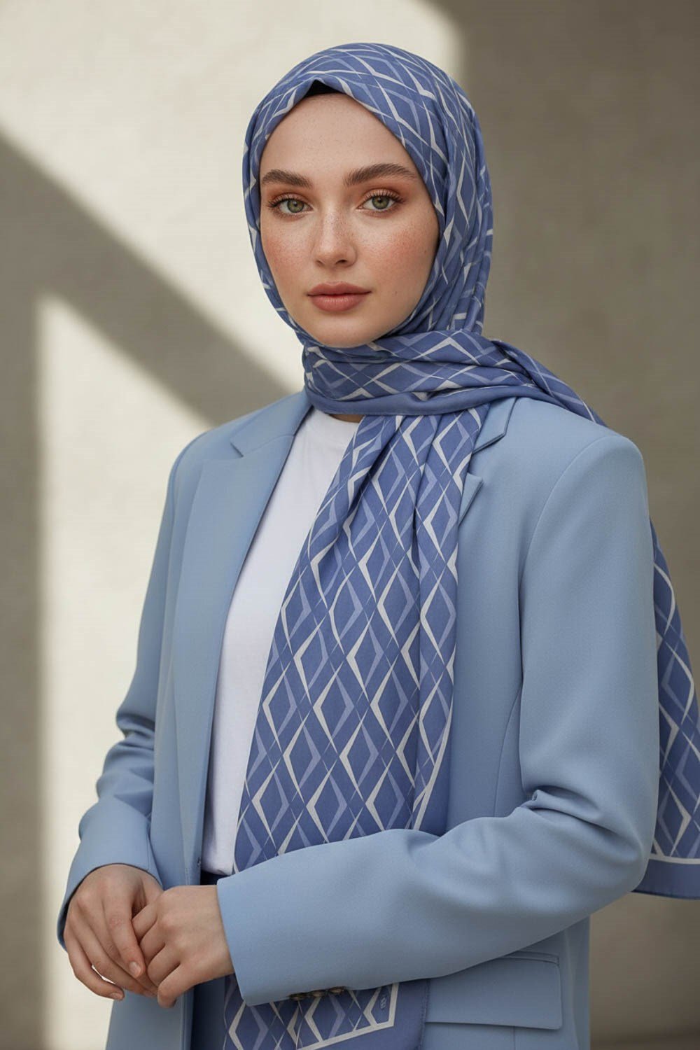 KREP GEOMETRİK DESENLİ BEBE MAVİSİ RENKLİ 75X195 KIRIŞMAZ ŞAL