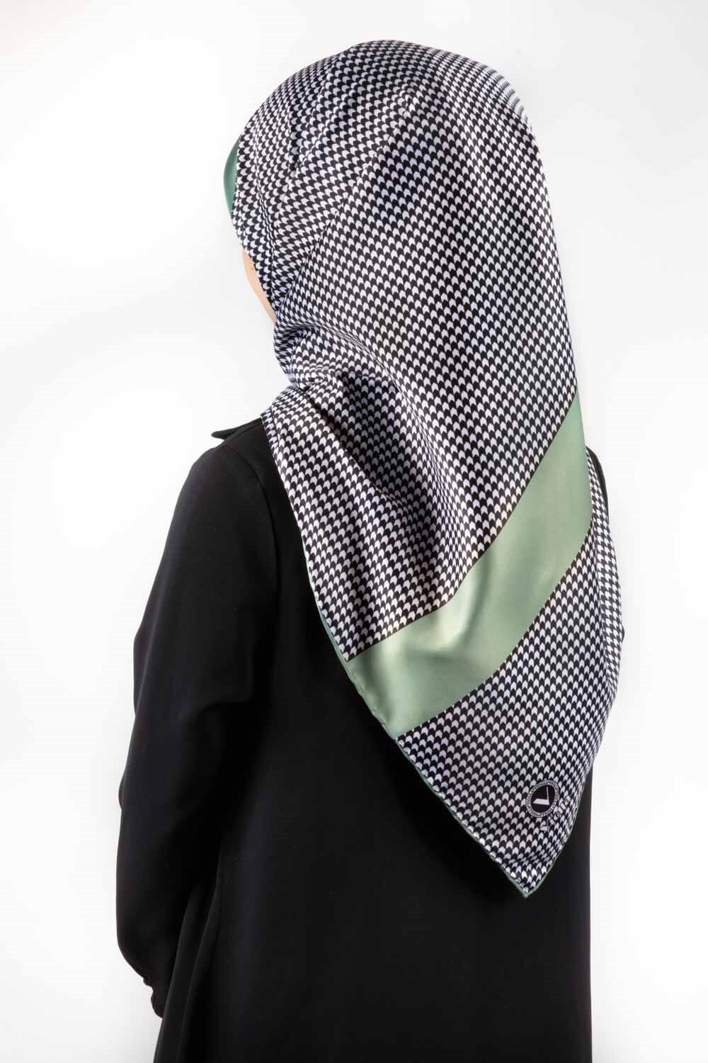 Twill Kazayaklı Şerit Desenli Mint Yeşili Renkli 90x90 Eşarp (İpek İçermez) Dikim Şekli : El Dikişi