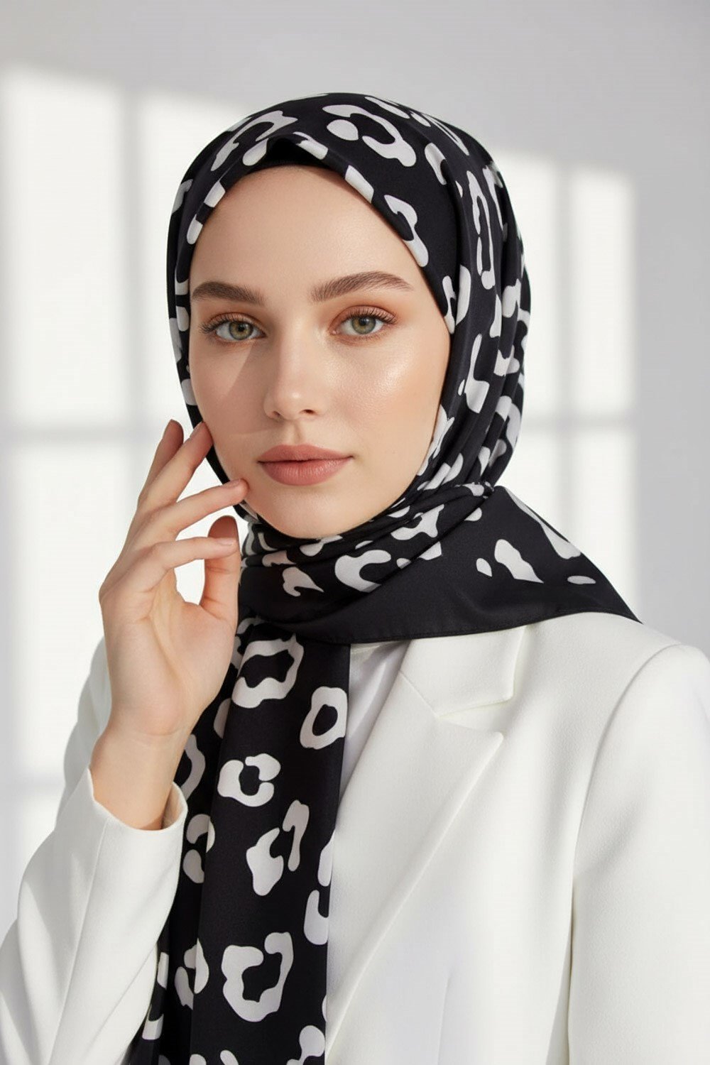 KREP LEOPAR DESENLİ SİYAH RENKLİ 75X195 KIRIŞMAZ ŞAL