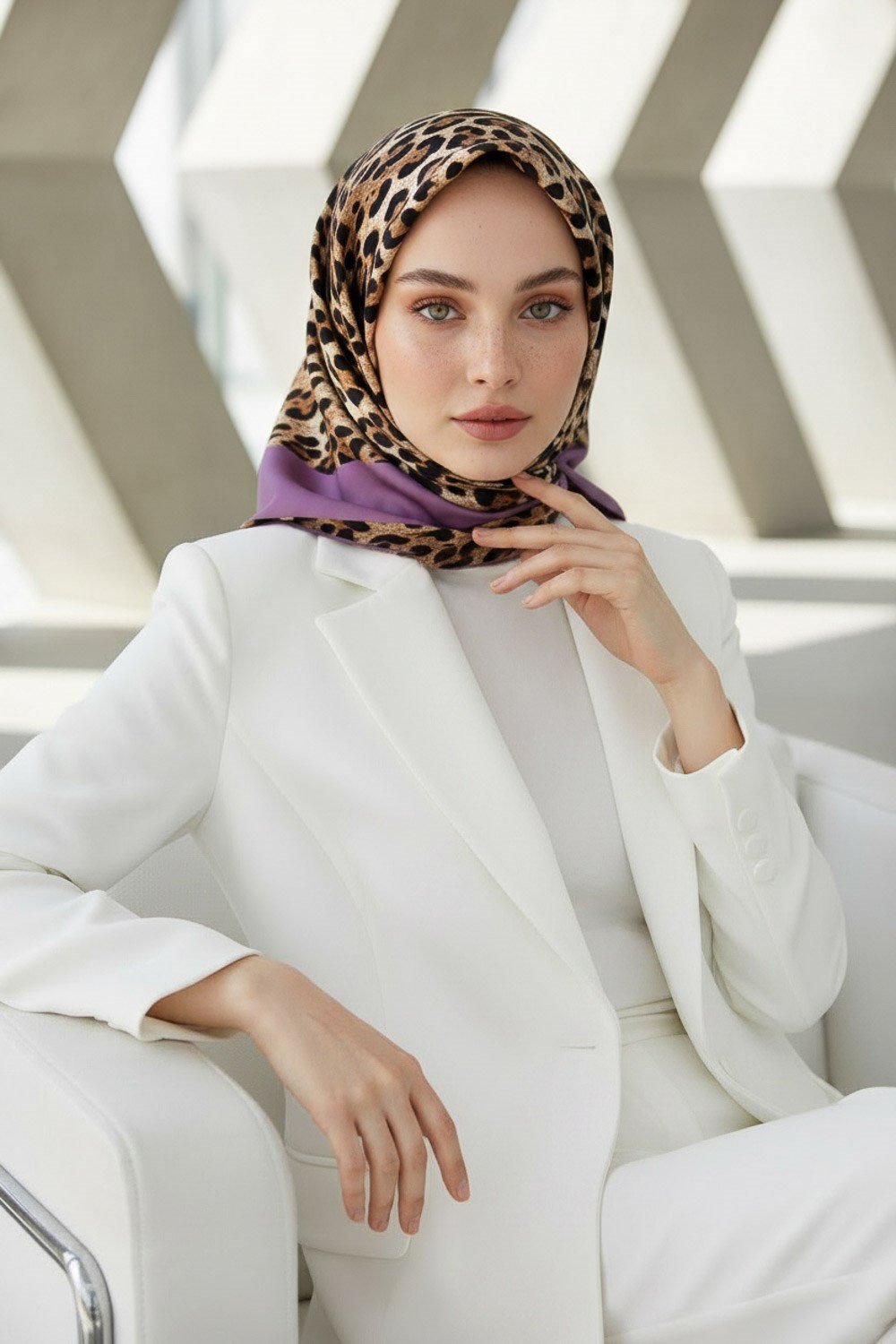%100 Twill İpek Leopar Desenli Sirke Renkli 90x90 Eşarp Dikim Şekli : El Dikişi