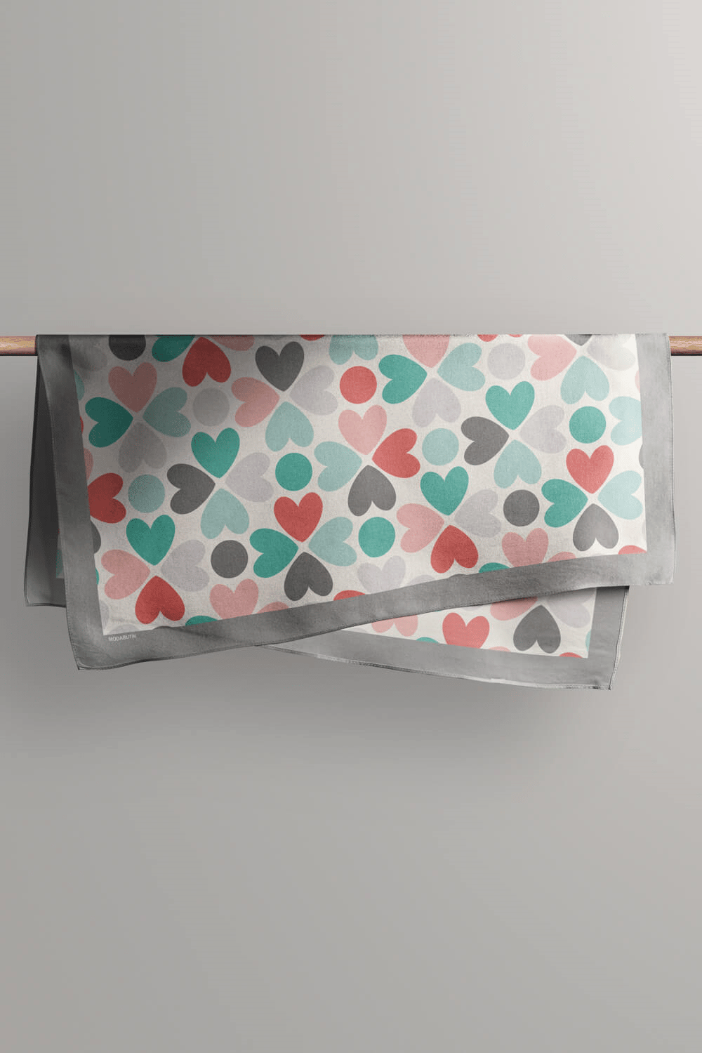 V40 Kadın Kalp Desenli Bandana 50x50 Yeşil Kırmızı DG0122-22