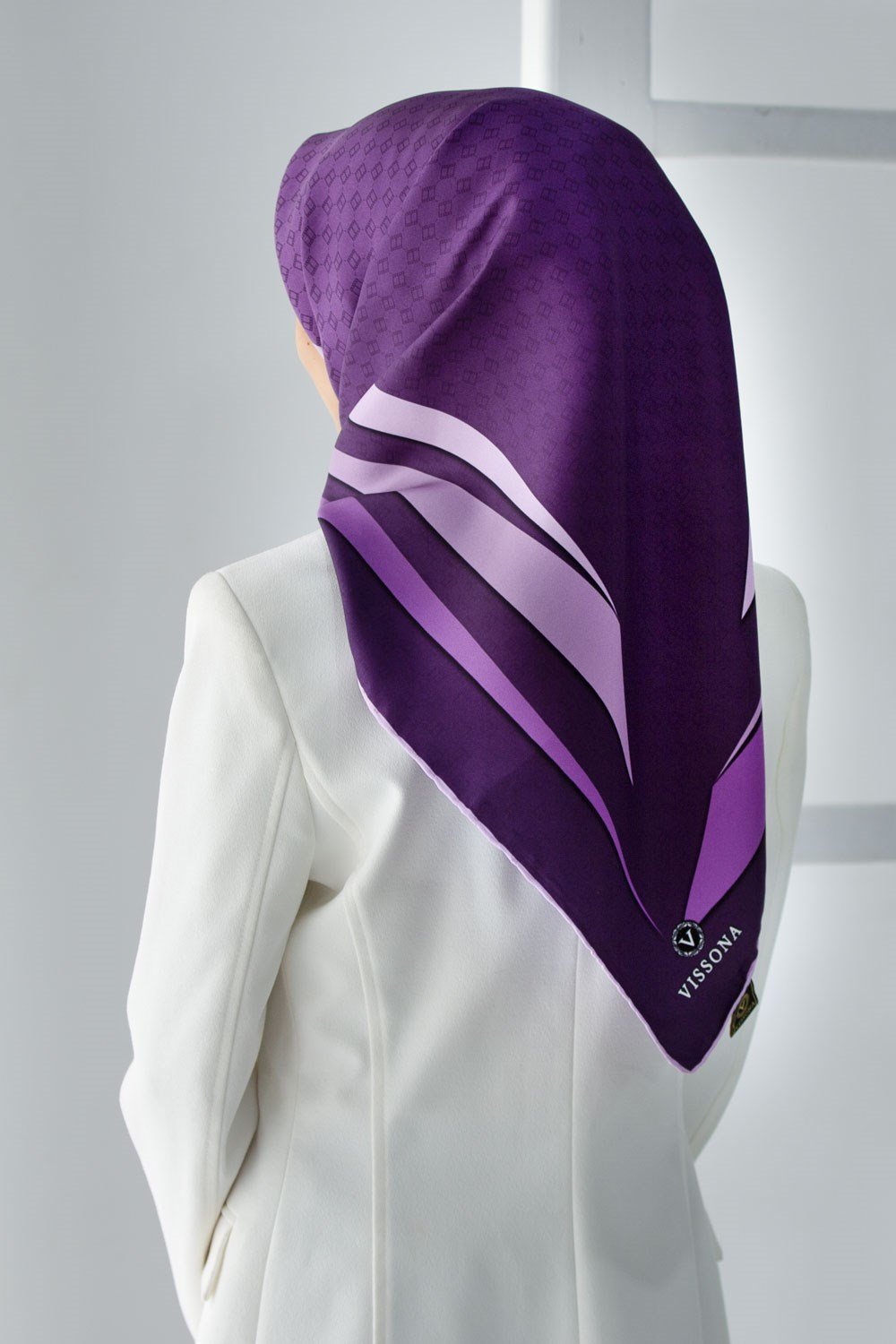 %100 Twill İpek Degrade Desenli Mor - Lila Renkli 90x90 Eşarp Dikim Şekli : El Dikişi