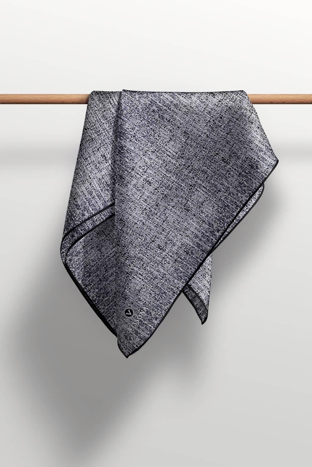 %100 Twill İpek Dokulu Desen Gri - Siyah Renkli 90x90 Eşarp Kenar Dikiş Şekli El Dikişli