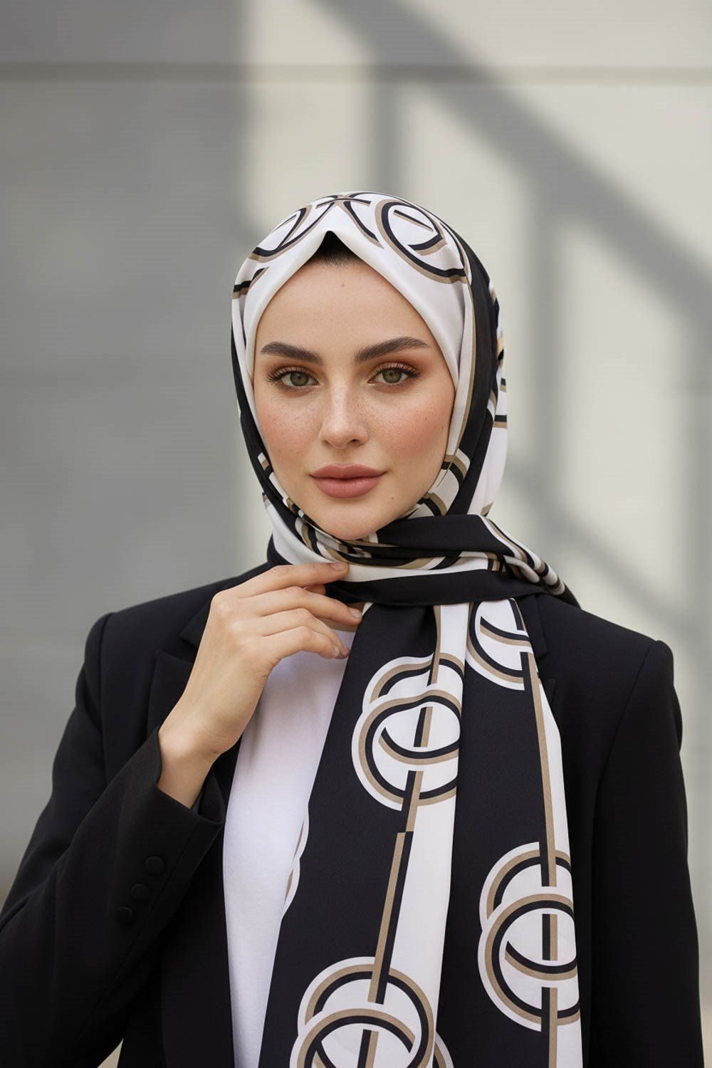 KREP ÇİZGİLİ DESENLİ SİYAH RENKLİ 75X195 KIRIŞMAZ ŞAL