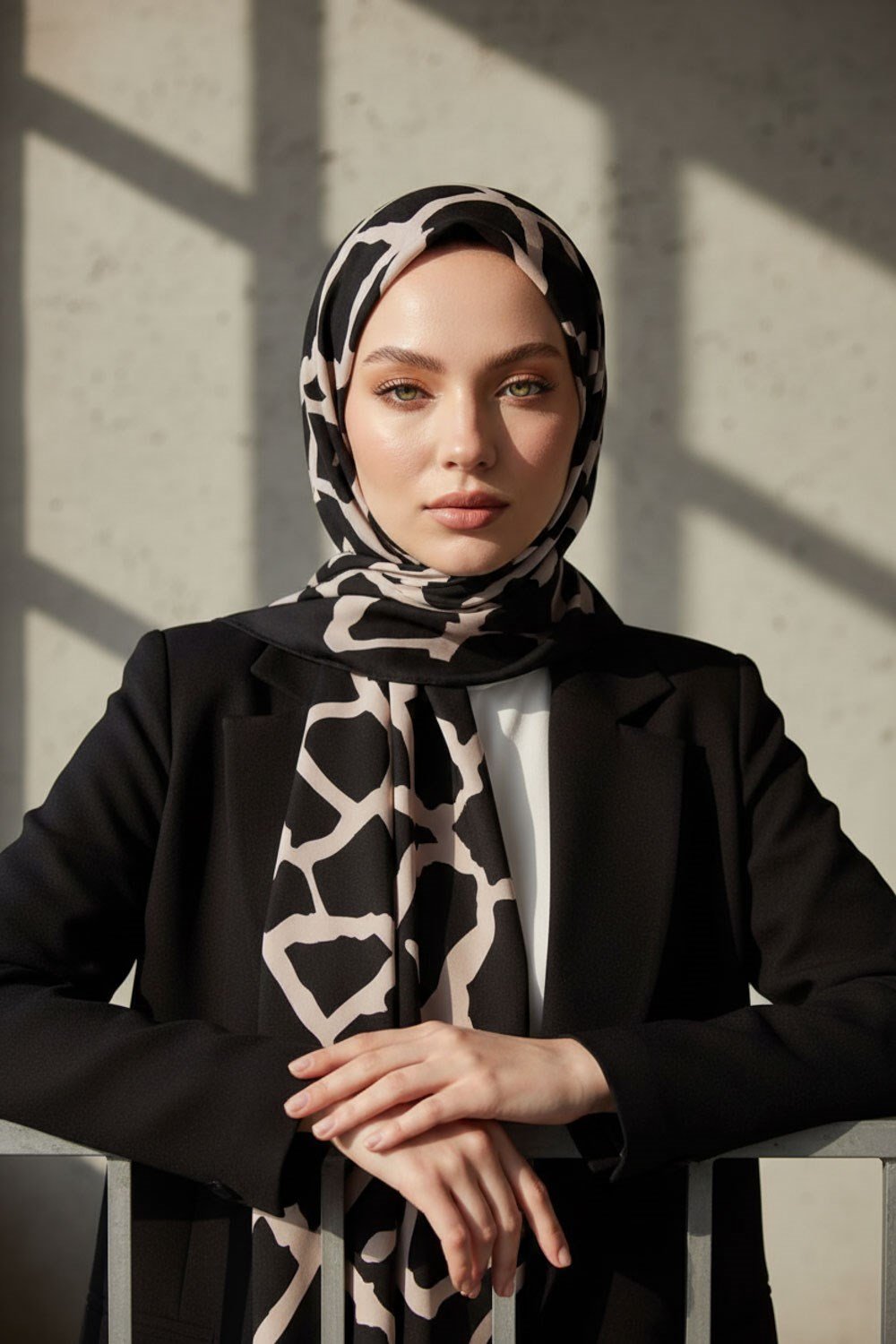 KREP TAŞ DESENLİ SİYAH - SÜTLÜKAHVE RENKLİ 75X195 KIRIŞMAZ ŞAL