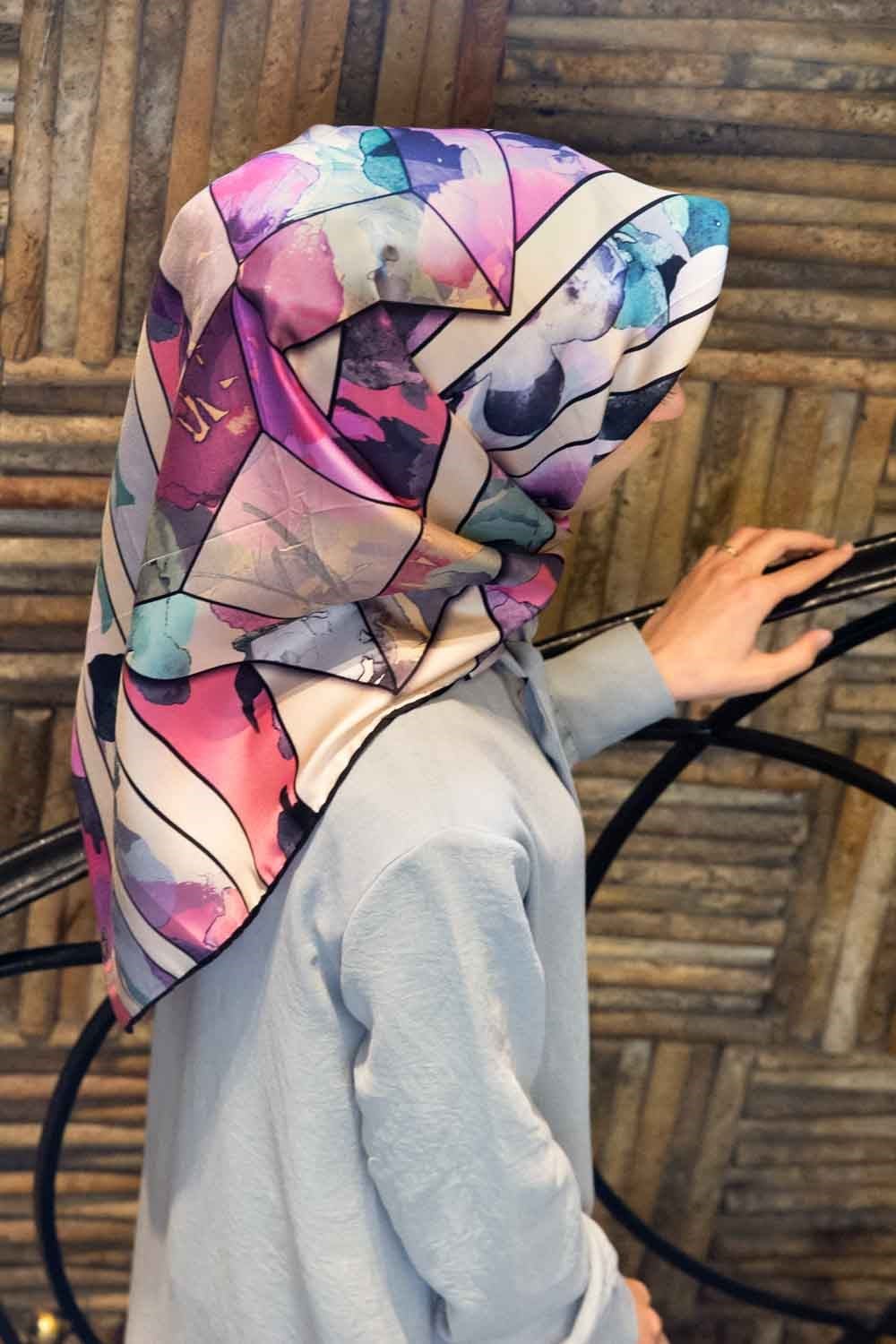 %100 Twill İpek Bahar Çiçekleri Desenli Lila - Su Yeşili Renkli 90x90 Eşarp Kenar Dikiş Şekli El Dikişli