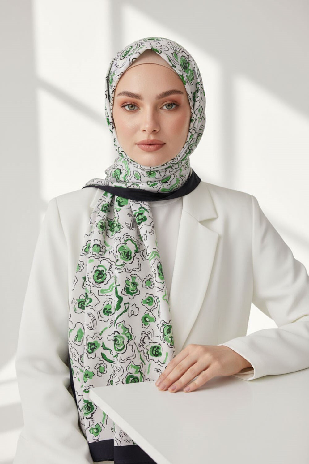 KREP ÇİÇEKLİ ZÜMRÜT YEŞİLİ - MİNT YEŞİLİ RENKLİ 75X195 KIRIŞMAZ ŞAL