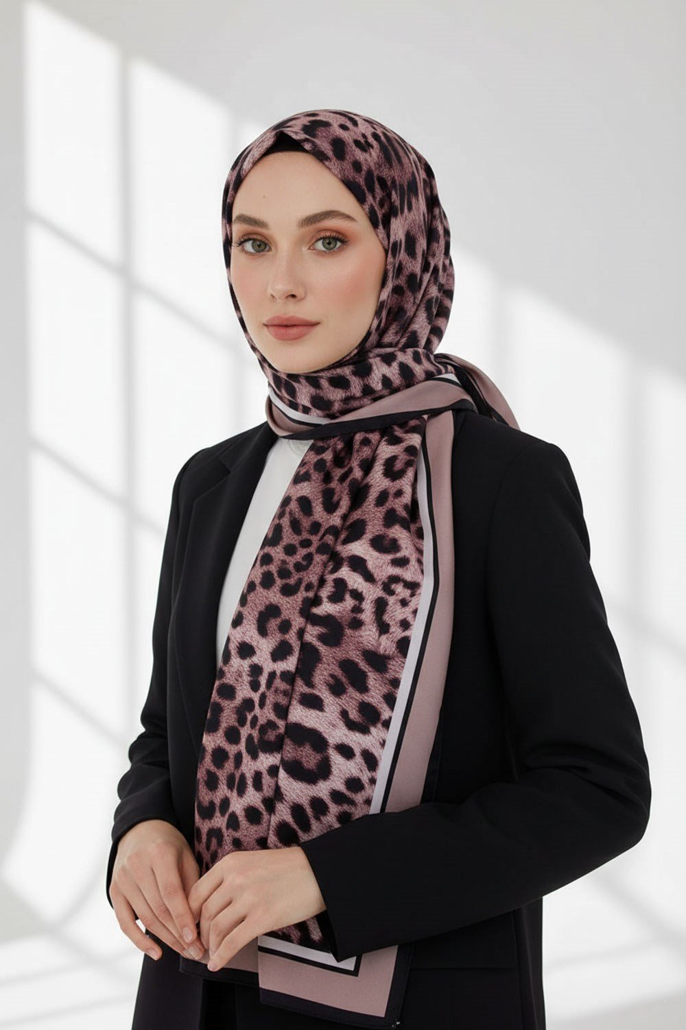 KREP LEOPAR DESENLİ PUDRA RENKLİ 75X195 KIRIŞMAZ ŞAL