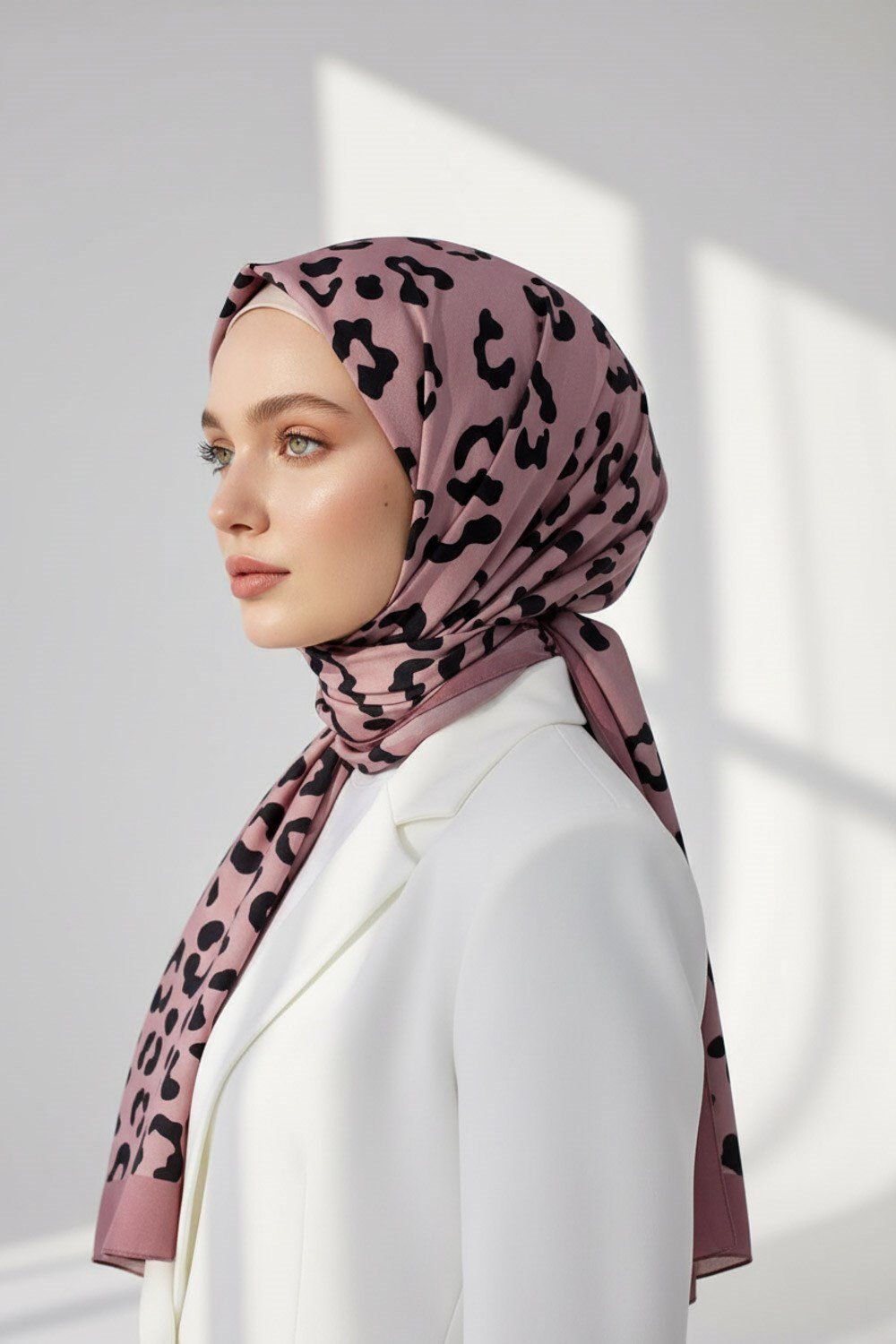KREP LEOPAR DESENLİ PUDRA RENKLİ 75X195 KIRIŞMAZ ŞAL