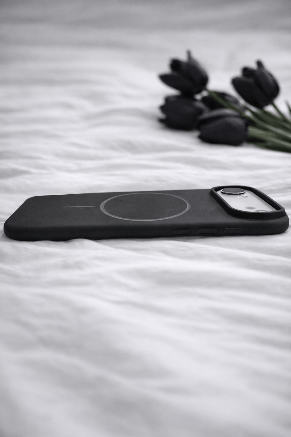 iPhone Air Uyumlu İçi Kadife Magsafe Wireless Şarz Özellikli Siyah Renkli Telefon Kılıfı
