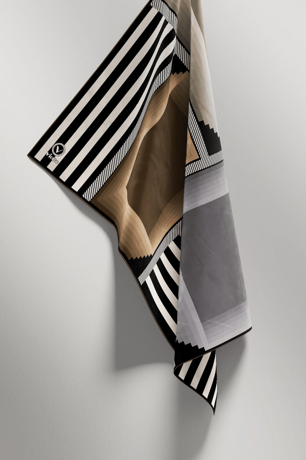 Twill Geometrik Desenli Vizon Renkli 90x90 Eşarp (İpek İçermez) Kenar Dikiş Şekli El Dikişli