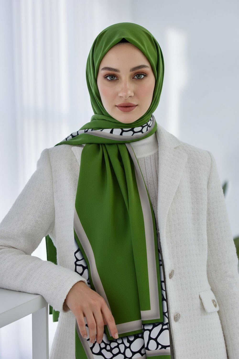 KREP DESENLİ ZÜMRÜT YEŞİLİ - BEJ RENKLİ 75X195 KIRIŞMAZ ŞAL