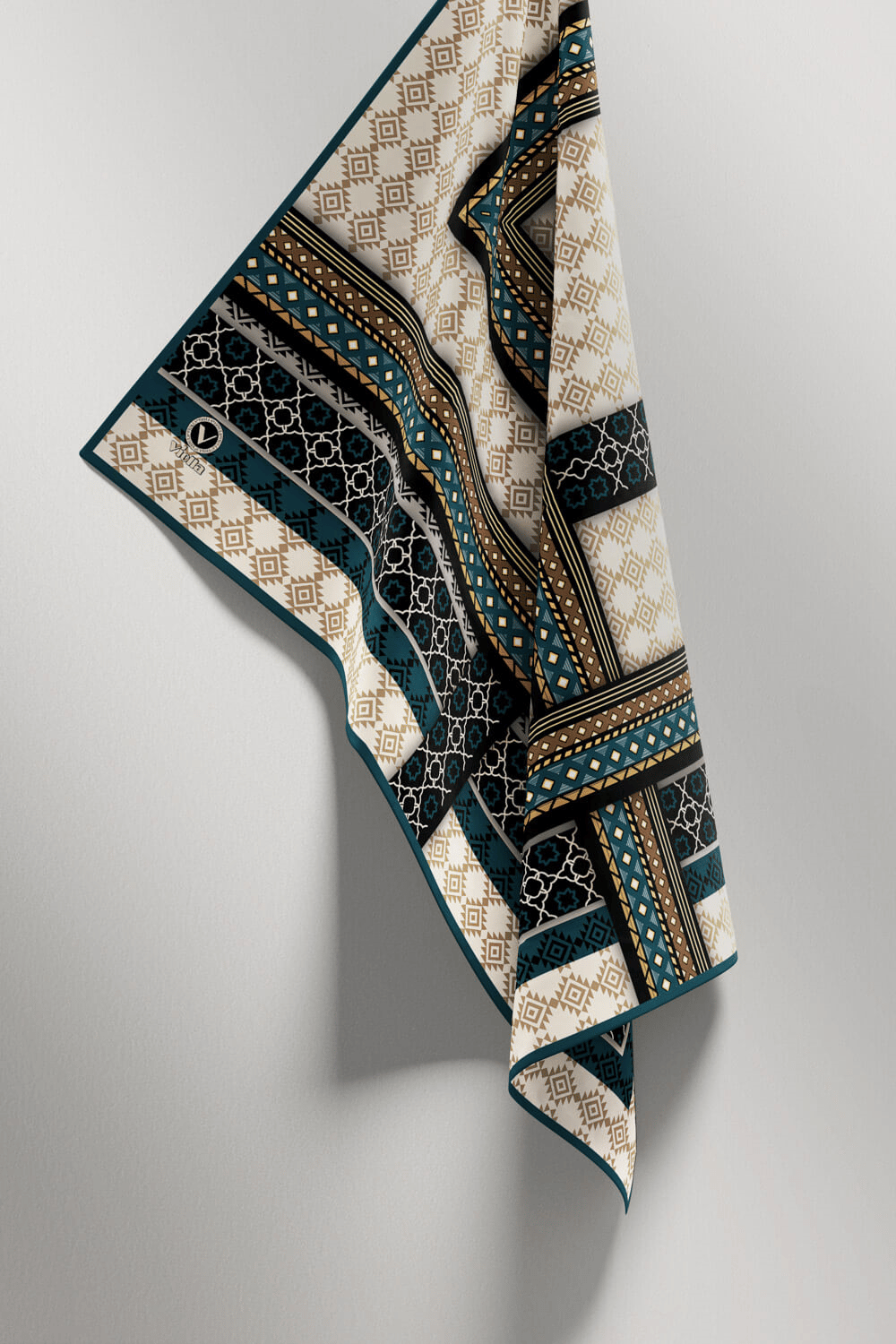 Twill Etnik Desenli Petrol Mavisi Renkli 90x90 Eşarp (İpek İçermez) Kenar Dikiş Şekli El Dikişli