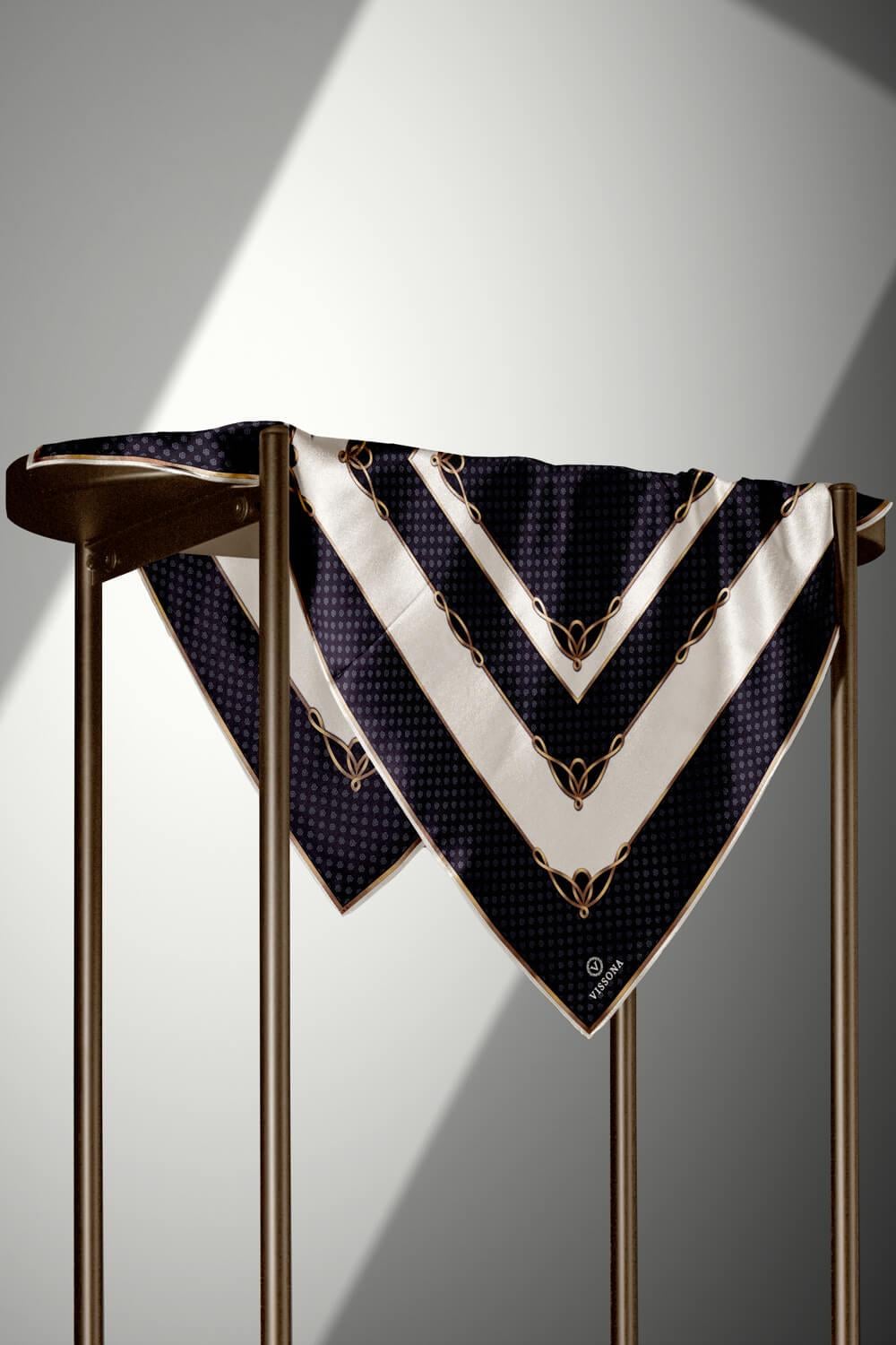 %100 Twill İpek Puantiyeli ve Geometrik Desenli Siyah - Krem Renkli 90x90 Eşarp Dikim Şekli : El Dikişi