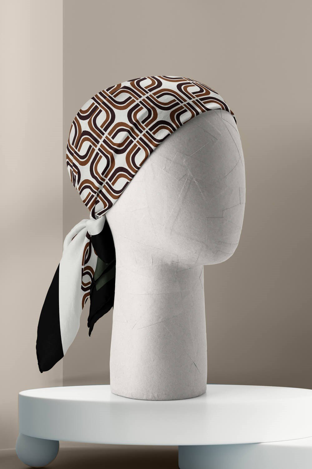 Violla B32 Kadın Gri Geometrik Desenli 50x50 Bandana HYL DG01592-22