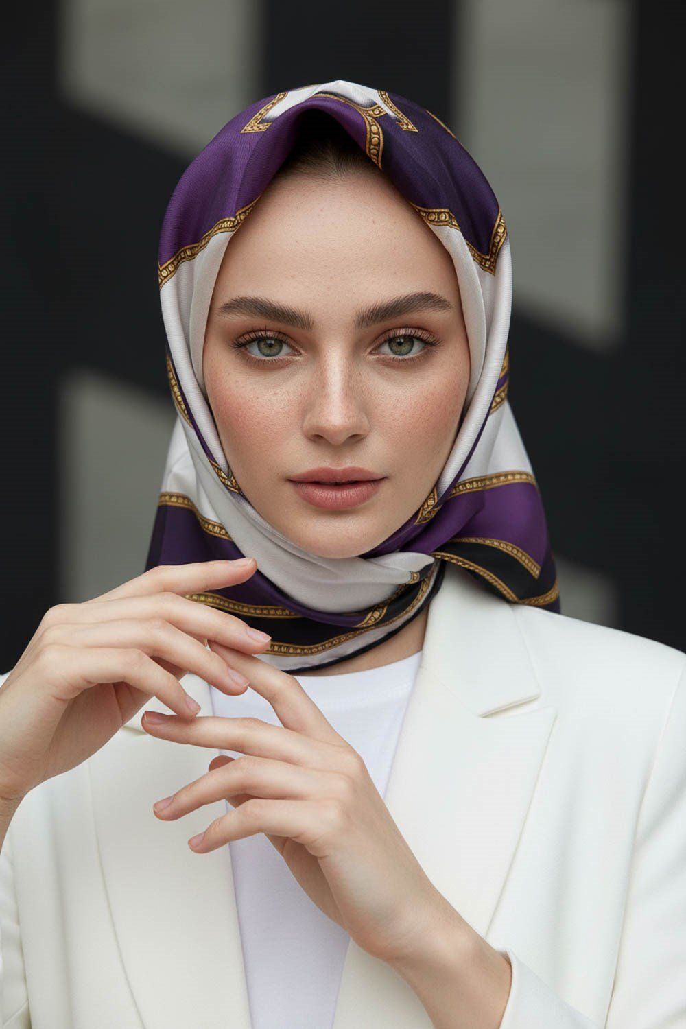 %100 Twill İpek Geometrik Desenli Leylak - Mor Renkli 90x90 Eşarp Dikim Şekli : El Dikişi