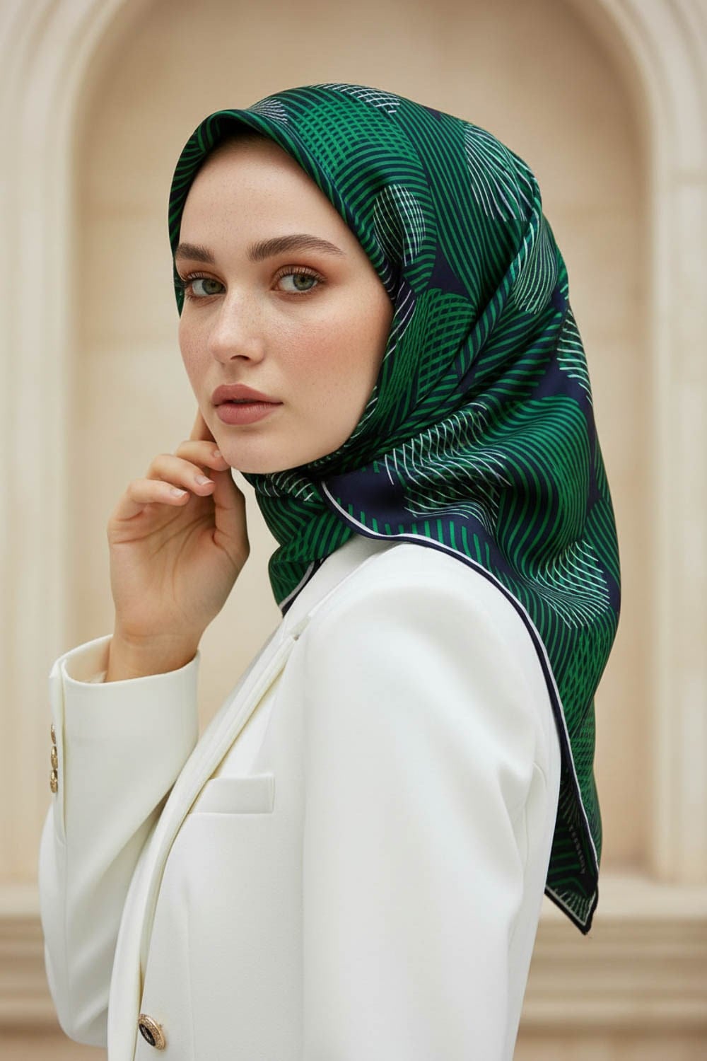 %100 Twill İpek Çizgili Çiçek Desenli Lacivert - Zümrüt Yeşili Renkli 90x90 Eşarp Dikim Şekli : El Dikişi