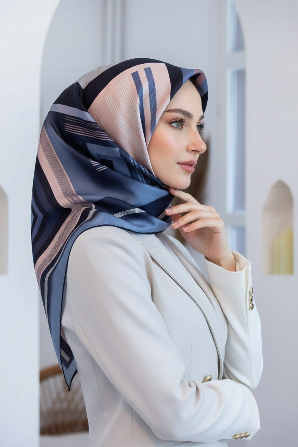 %100 Twill İpek Kare Desenli İndigo - Pudra Renkli 90x90 Eşarp Kenar Dikiş Şekli El Dikişli
