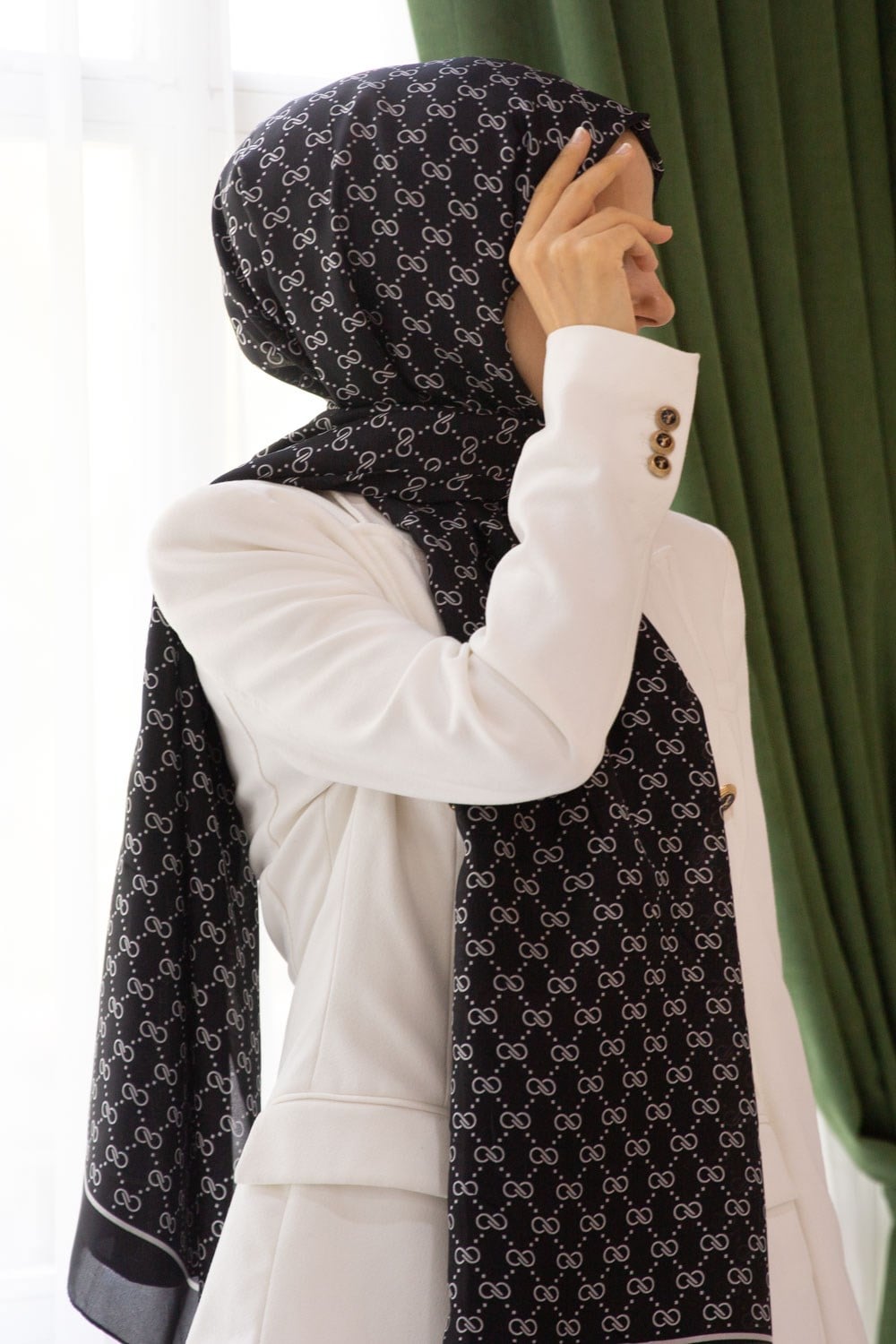 %100 Saf İpek Şal İnce Saten Vual Dokuma Minik Motif Desenli Siyah - Siyah Renkli 90x210 Şal