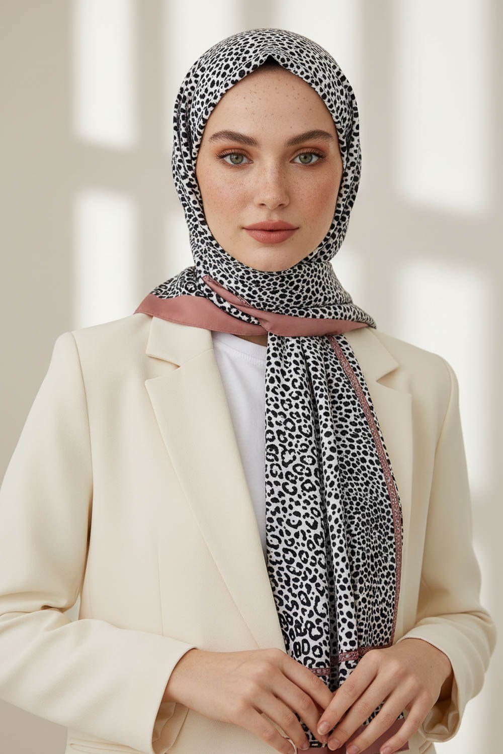 KREP LEOPAR DESENLİ TABA RENKLİ 75X195 KIRIŞMAZ ŞAL