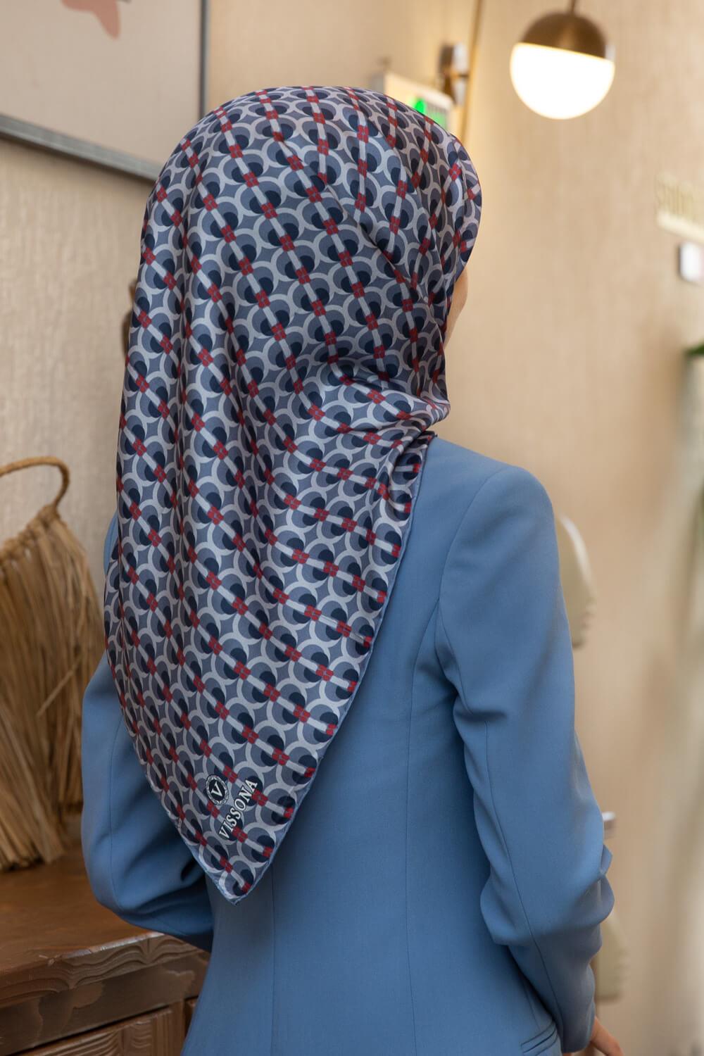%100 Twill İpek Geometrik Desenli İndigo - Bordo Renkli 90x90 Eşarp Dikim Şekli : El Dikişi
