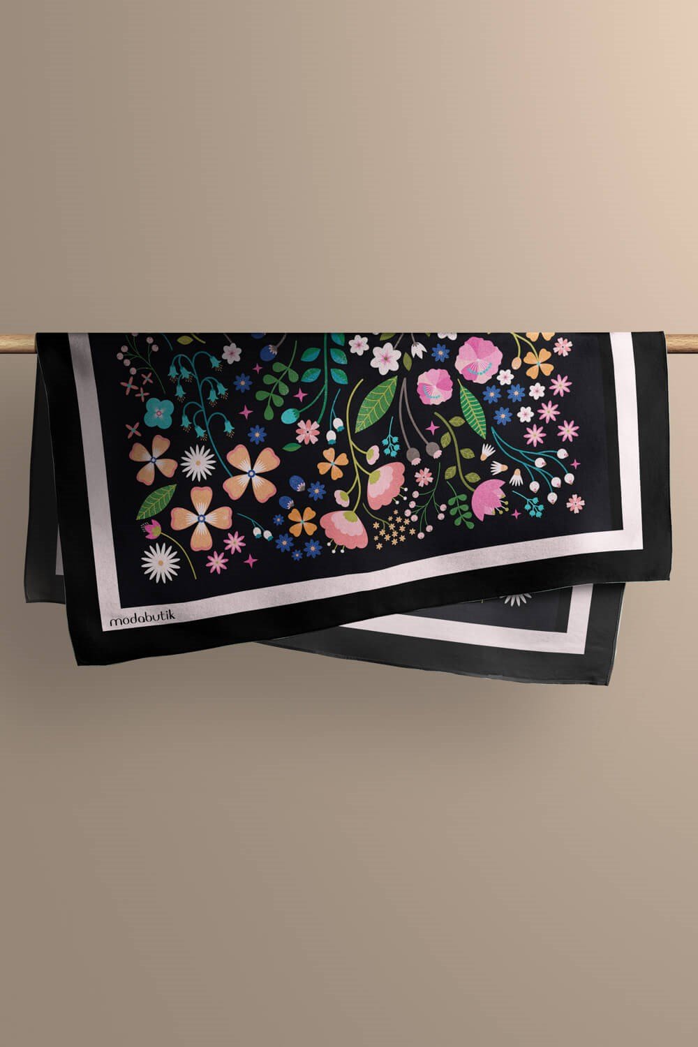 Violla Kadın Siyah Pembe Çiçek Desenli 50x50 Bandana HYL DG01696-22