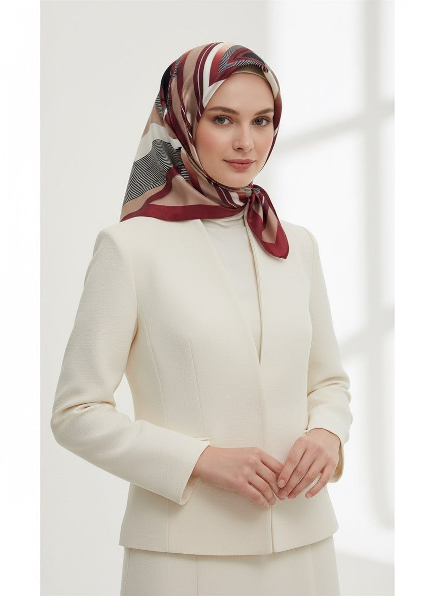 %100 Twill İpek Zebra Desenli Bej - Bordo Renkli 90x90 Eşarp Dikim Şekli : El Dikişi