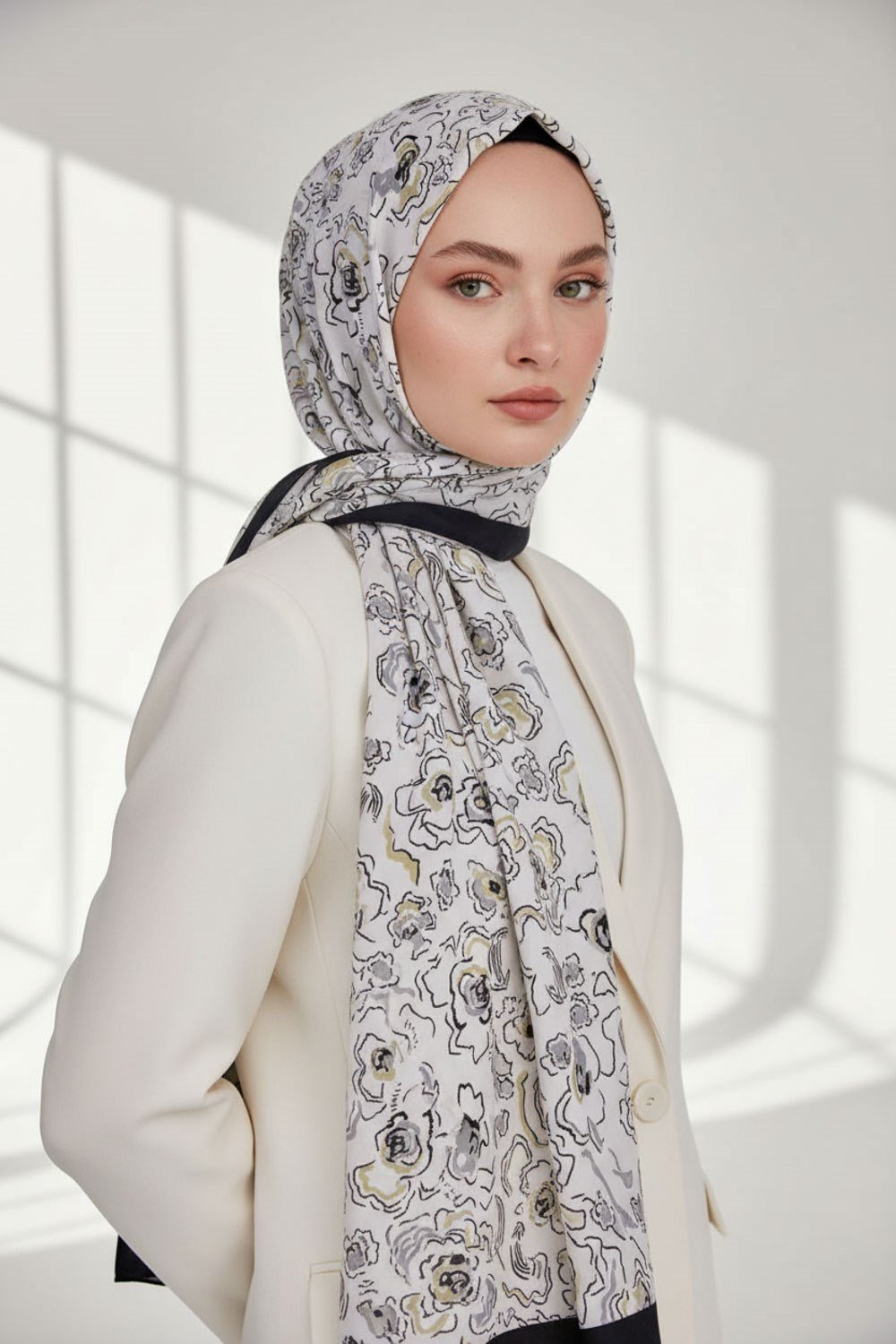 KREP ÇİÇEKLİ GRİ - BEJ MAVİ RENKLİ 75X195 KIRIŞMAZ ŞAL