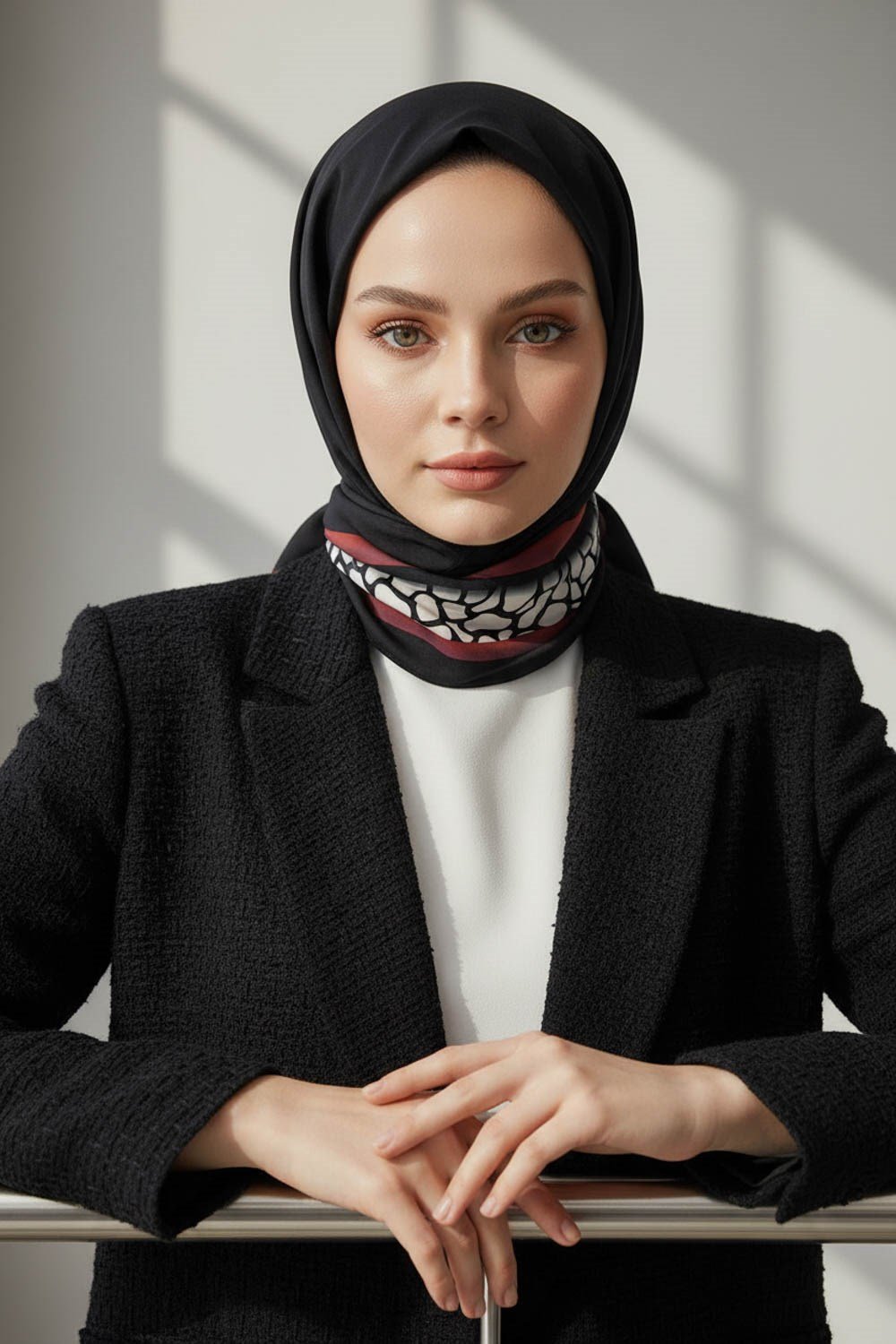 KREP DESENLİ SİYAH - BORDO RENKLİ 75X195 KIRIŞMAZ ŞAL