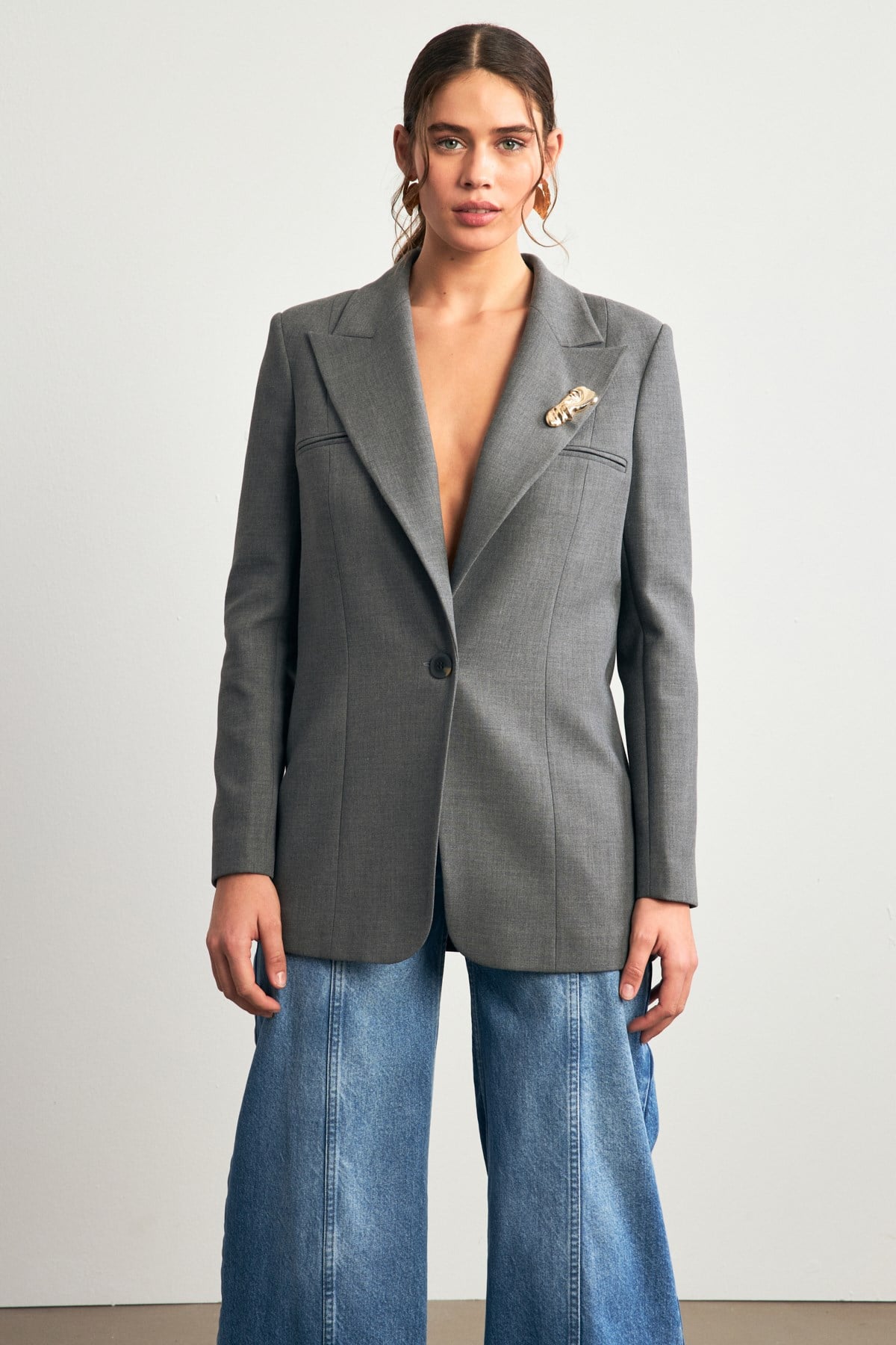 Antrasit Yakada Broş  Ve Tek Düğme Detaylı Ceket