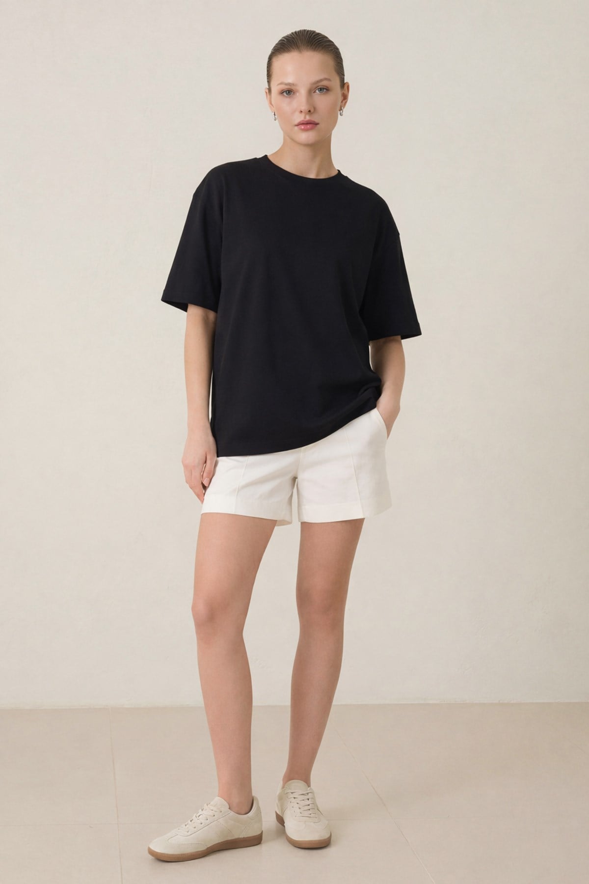 Siyah %100 Pamuklu Bisiklet Yaka Basic Kısa Kollu Oversize T-Shirt