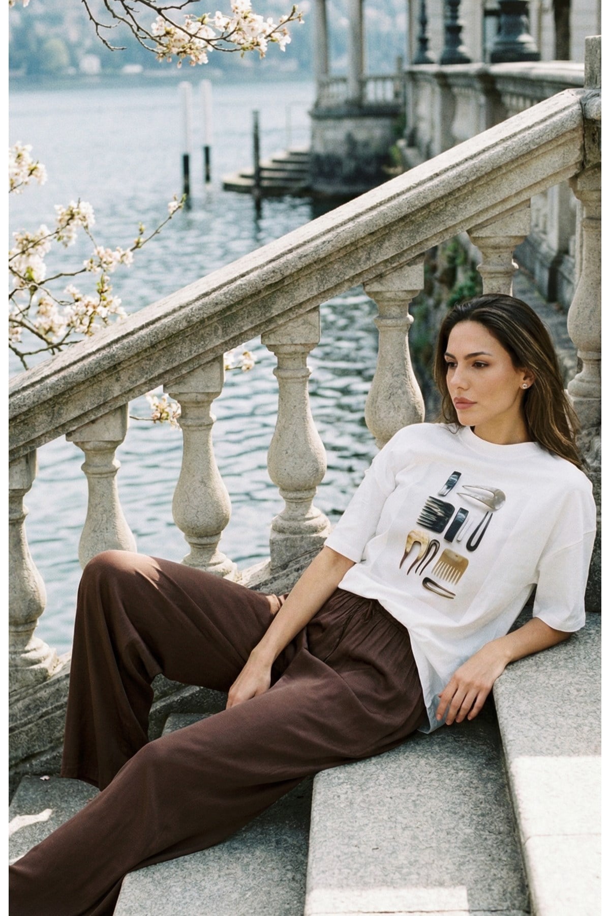 Ekru %100 Pamuklu Amia&Co. Oversize Bisiklet Yaka Vintage Baskılı Basic Kısa Kollu Kadın T-Shirt